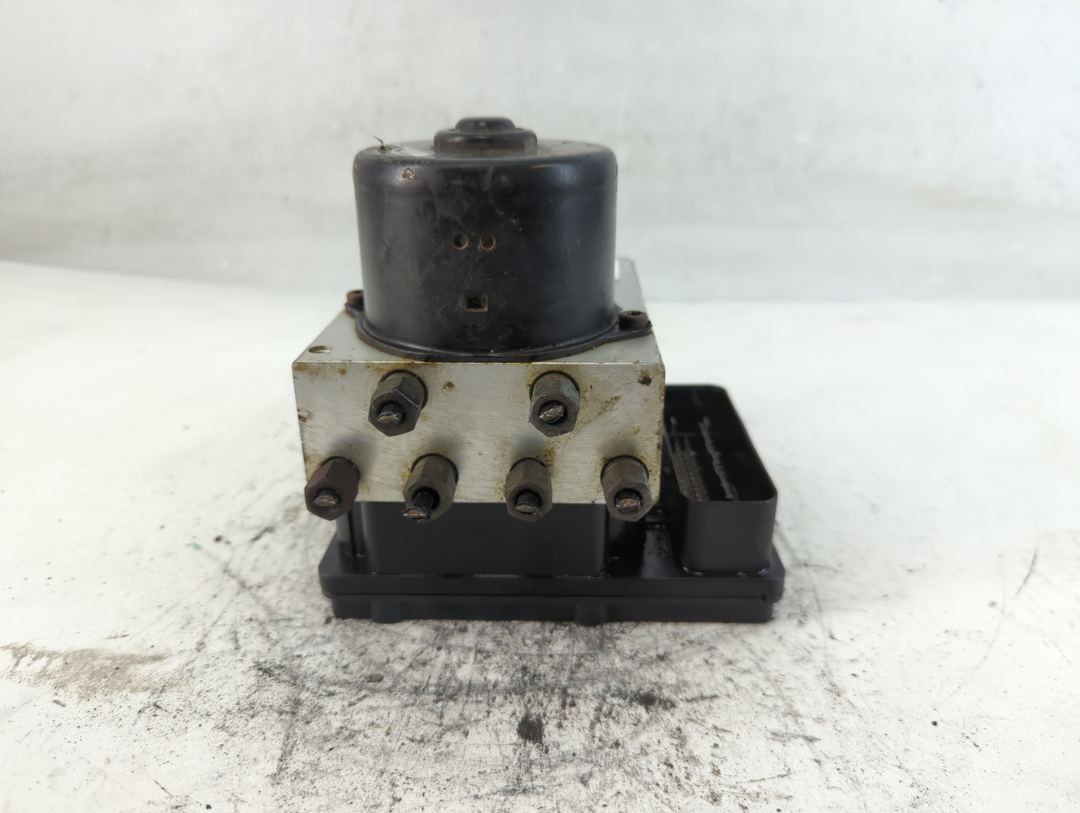 Picture of 2005-2005 Jeep Grand Cherokee Abs Pump Control Module 799710