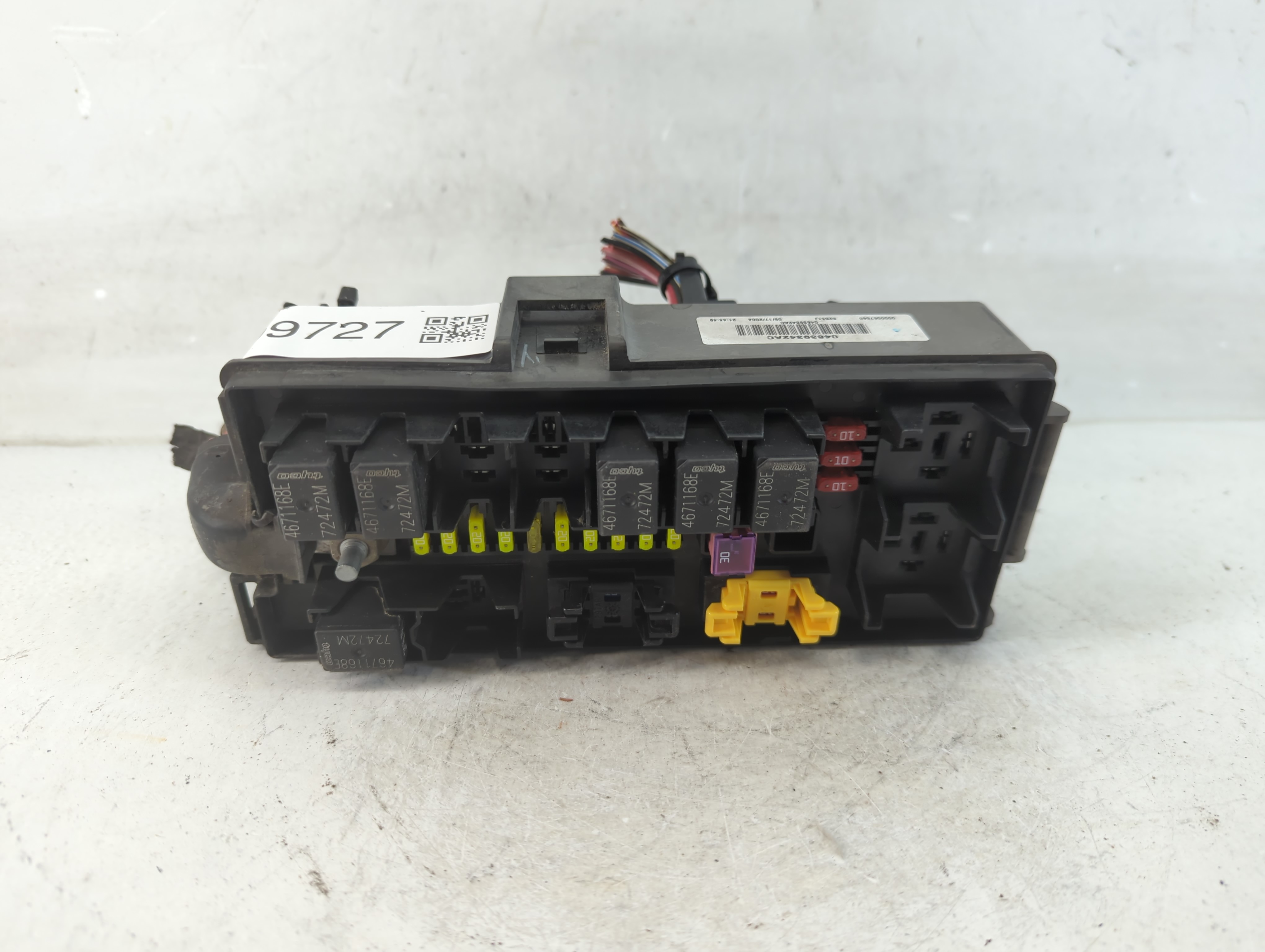 Picture of 2005-2005 Jeep Grand Cherokee Fusebox Fuse Box Relay Module Tipm 799727