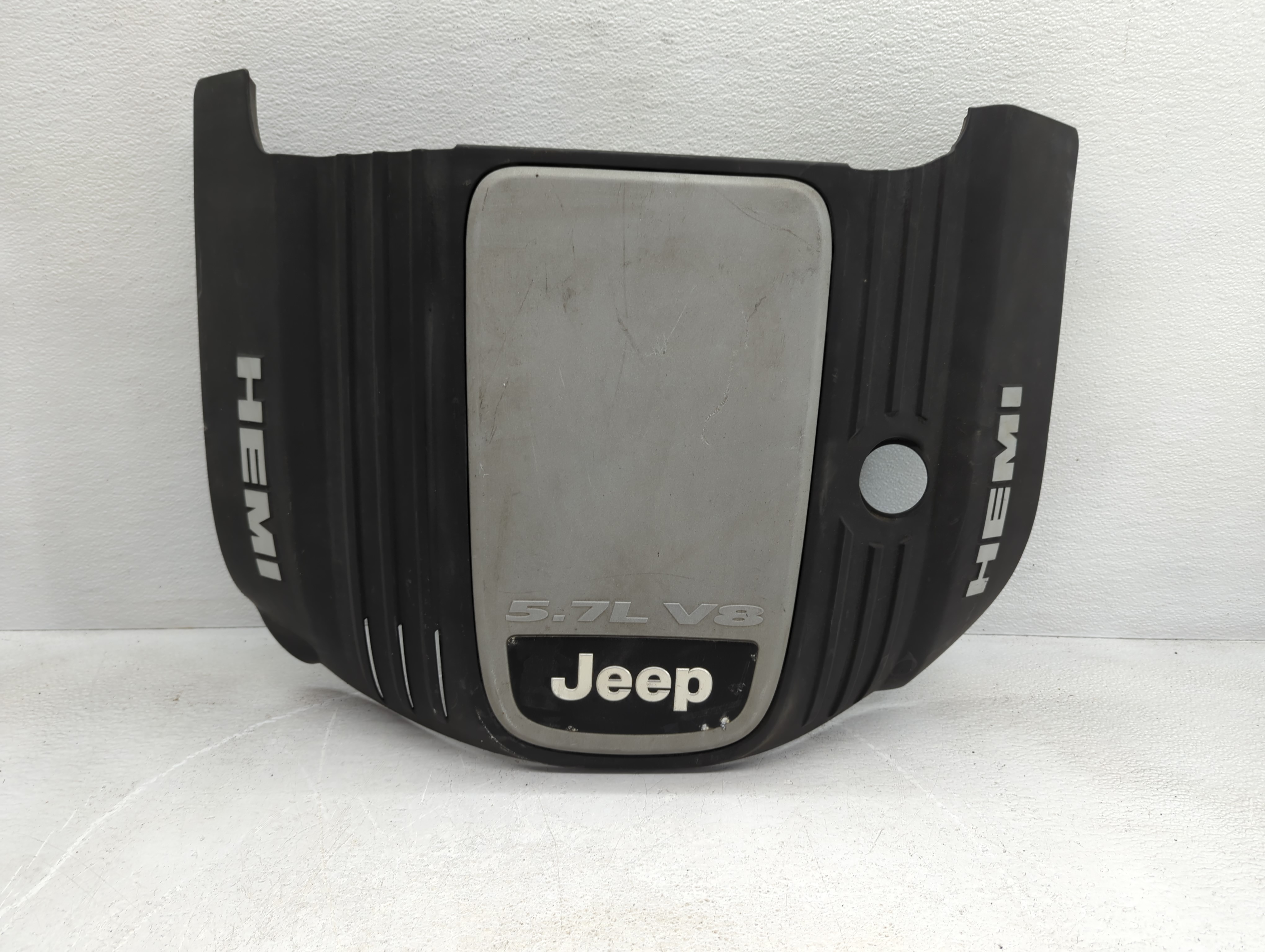 Picture of 2005 Jeep Grand Cherokee Engine Cover 799750