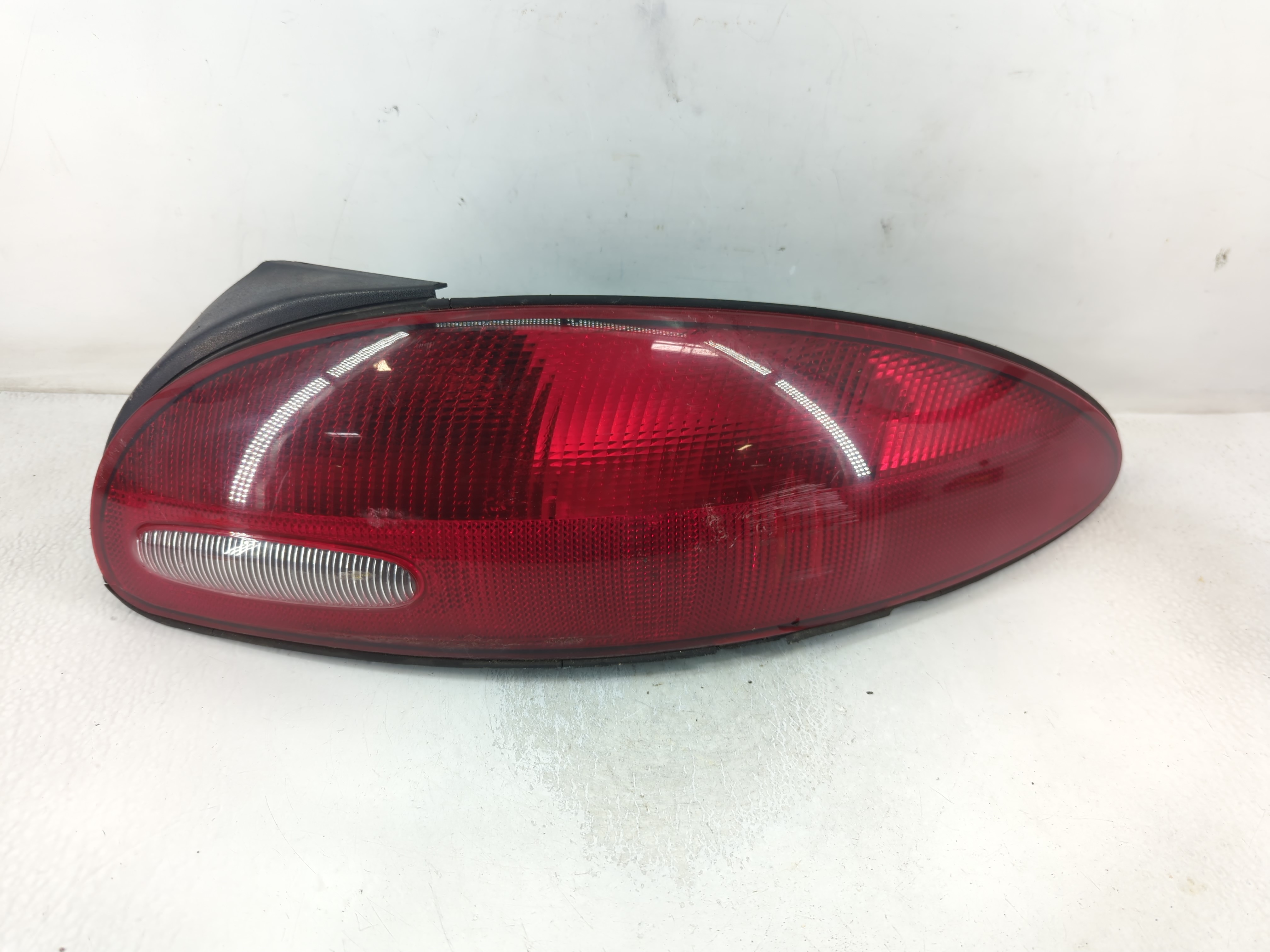 1998-2001 Chrysler Concorde Passenger Right Side Tail Light Taillight Oem 800043 - Oemusedautoparts1.com
