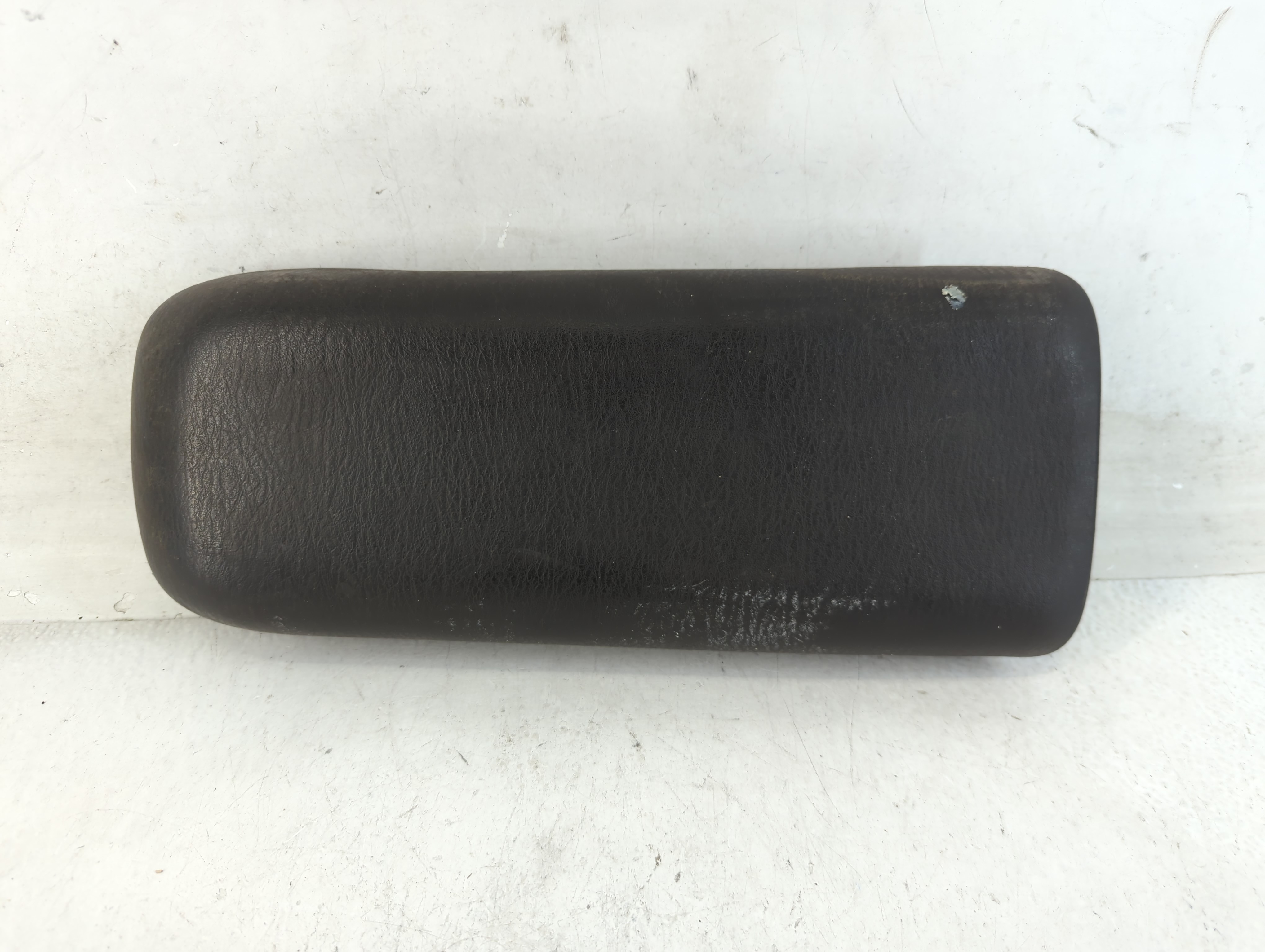 2000-2000 Chrysler Concorde Center Console Armrest Cover Lid 800047 - Oemusedautoparts1.com