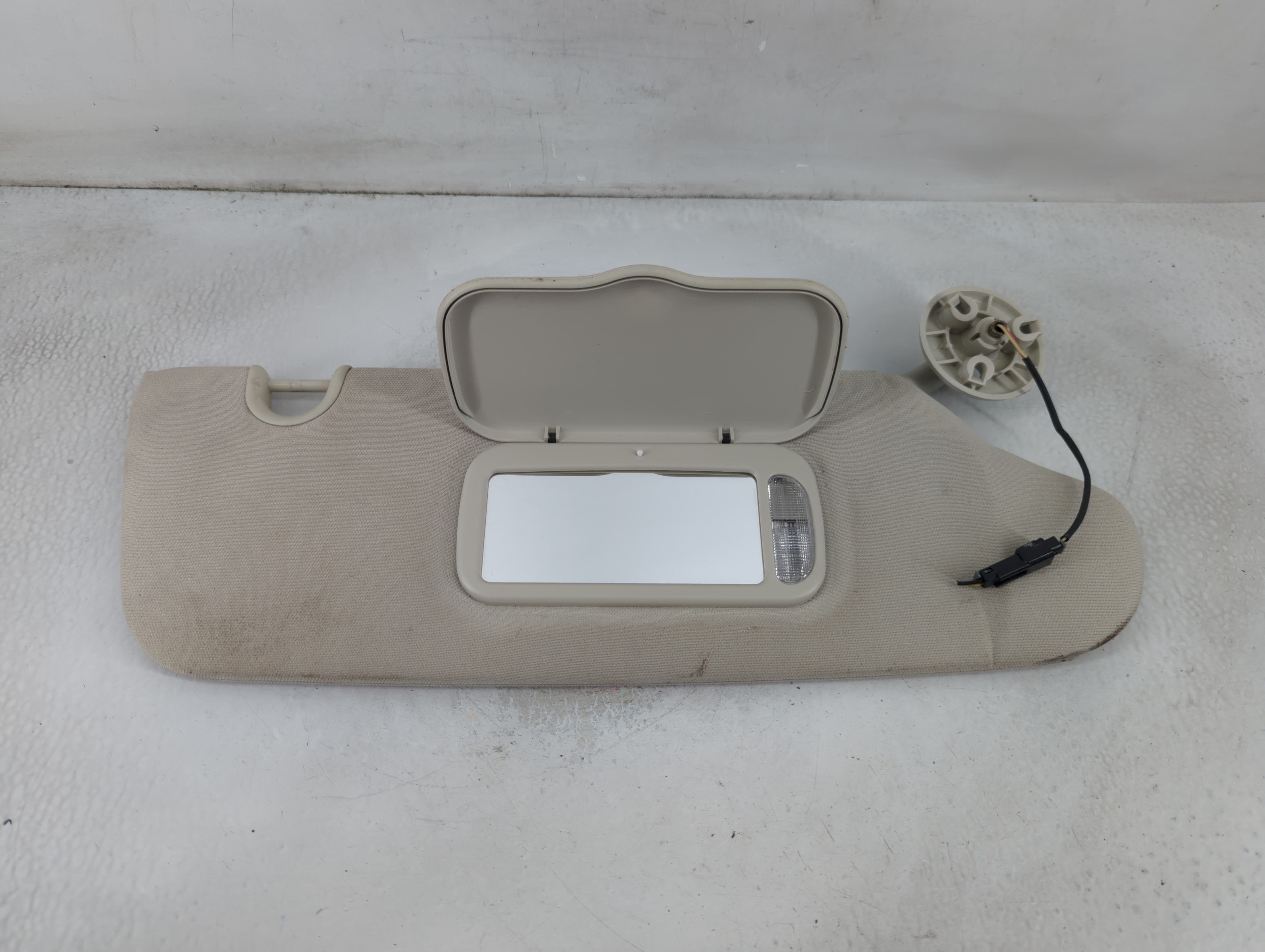 Picture of 2008 Chrysler Town & Country Passenger Sun Visor Mirror Right Sunvisor 800788
