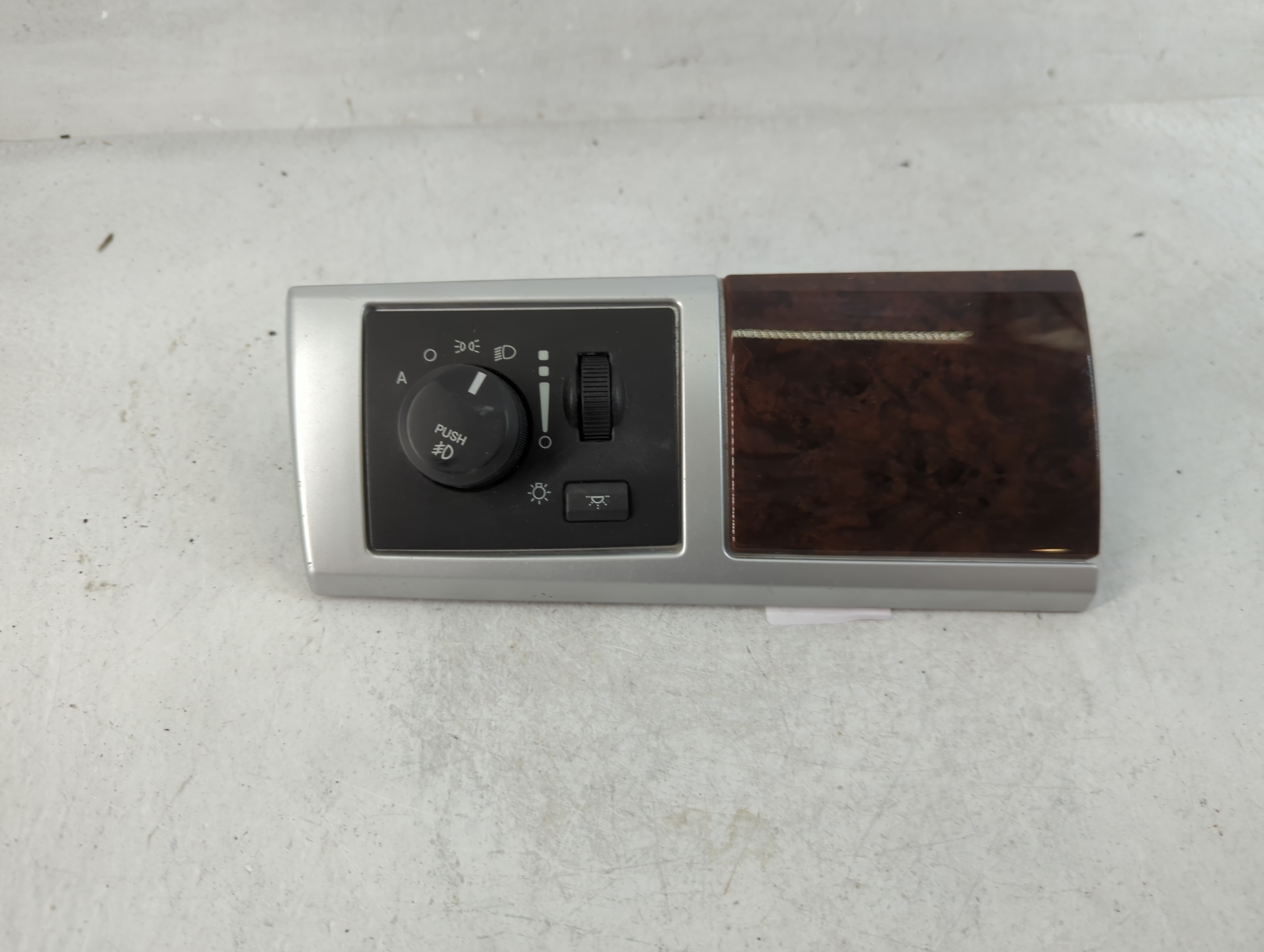 Picture of 2010 Chrysler Town & Country Headlight Head Light Switch Lamp Control 800829