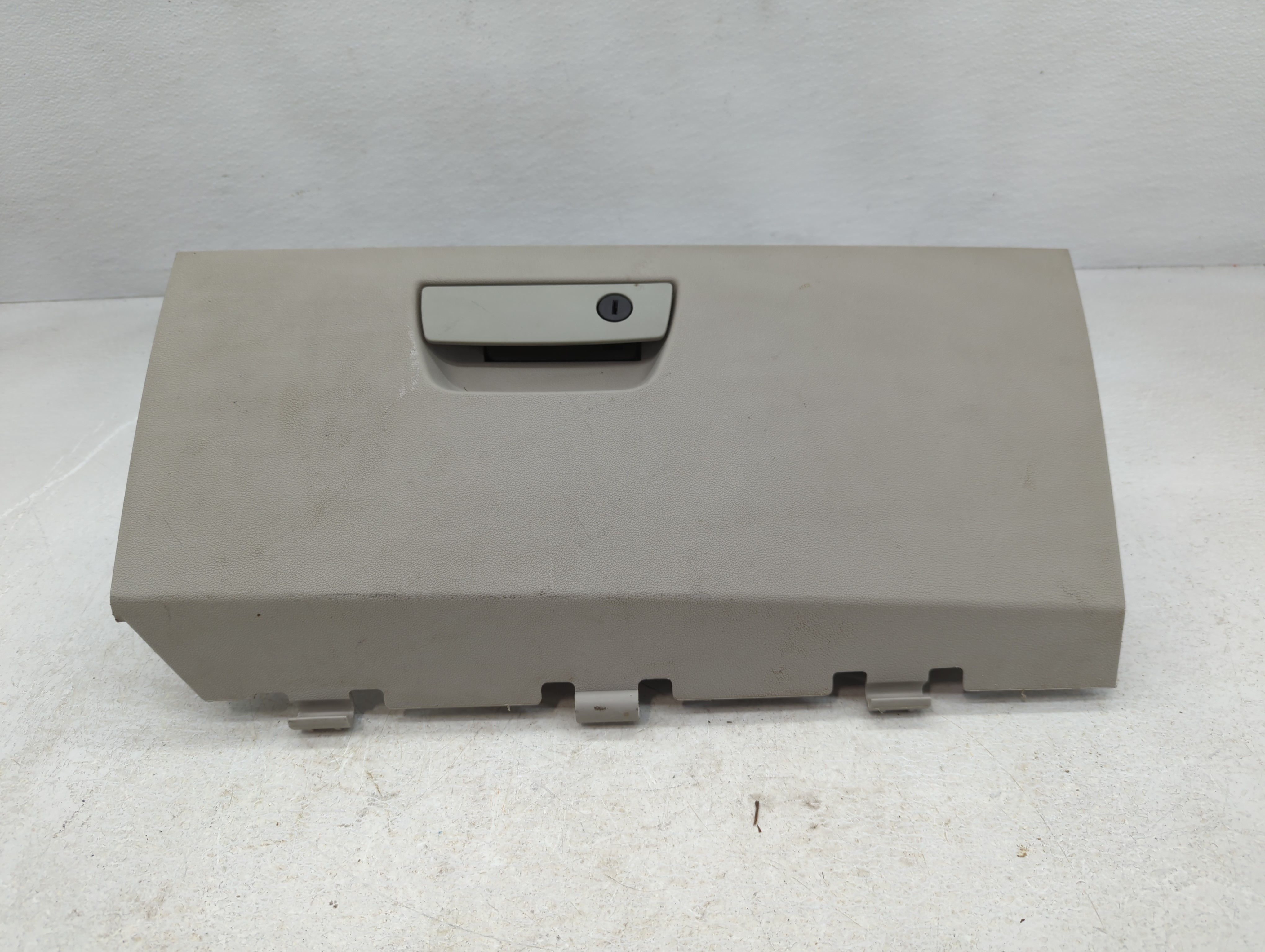 Picture of 2010 Chrysler Town & Country Passenger Glove Box Door Storage Compartment 800838