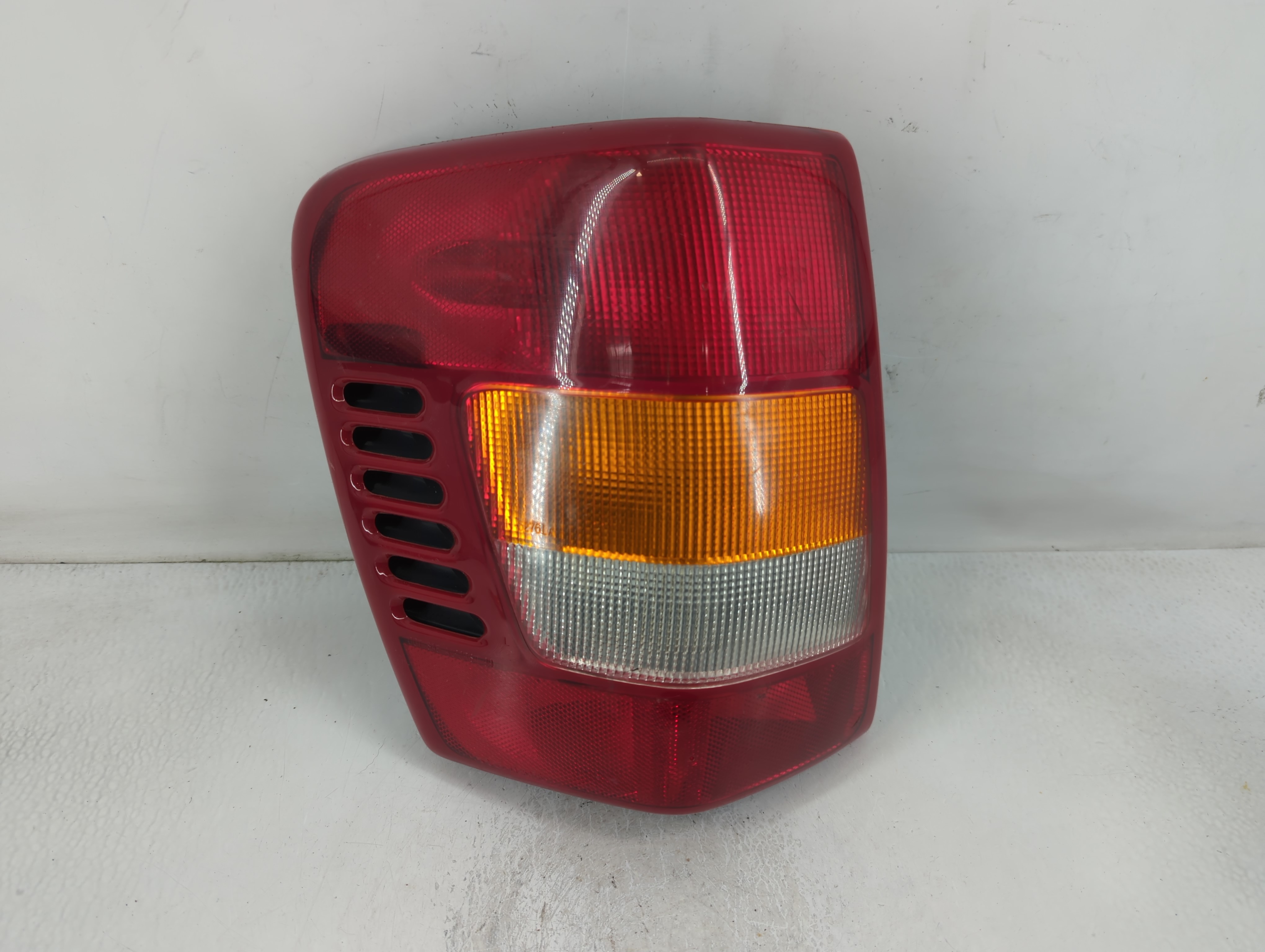 Picture of 1999-2002 Jeep Grand Cherokee Driver Left Side Tail Light Taillight Oem 800860