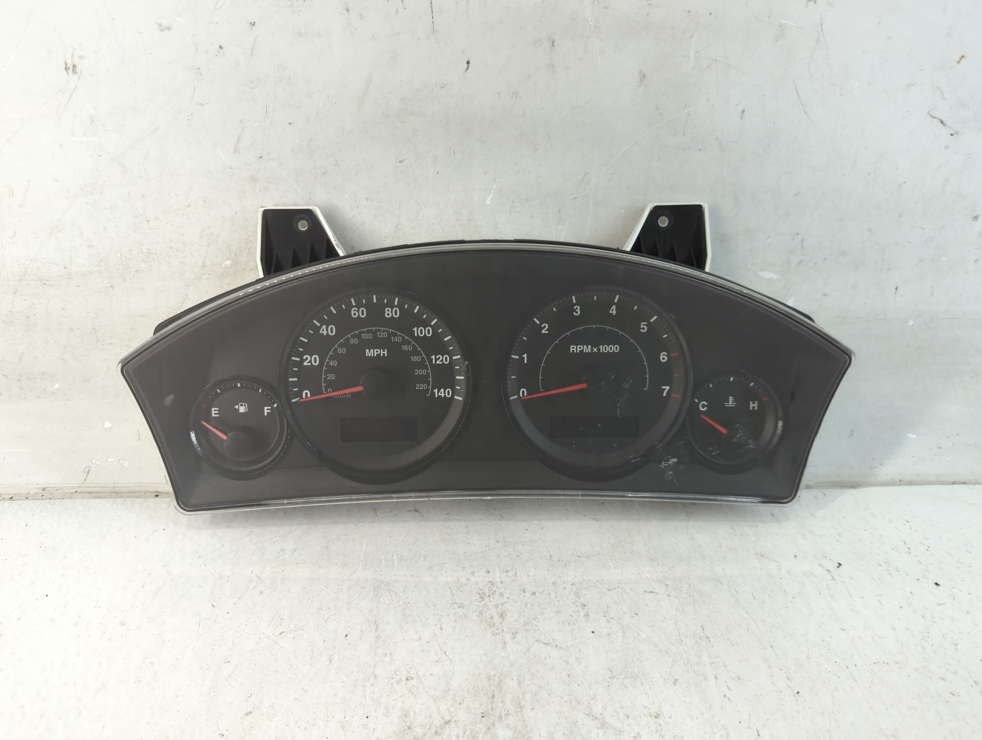 Picture of 2005-2005 Jeep Grand Cherokee Speedometer Instrument Cluster Gauges 800932