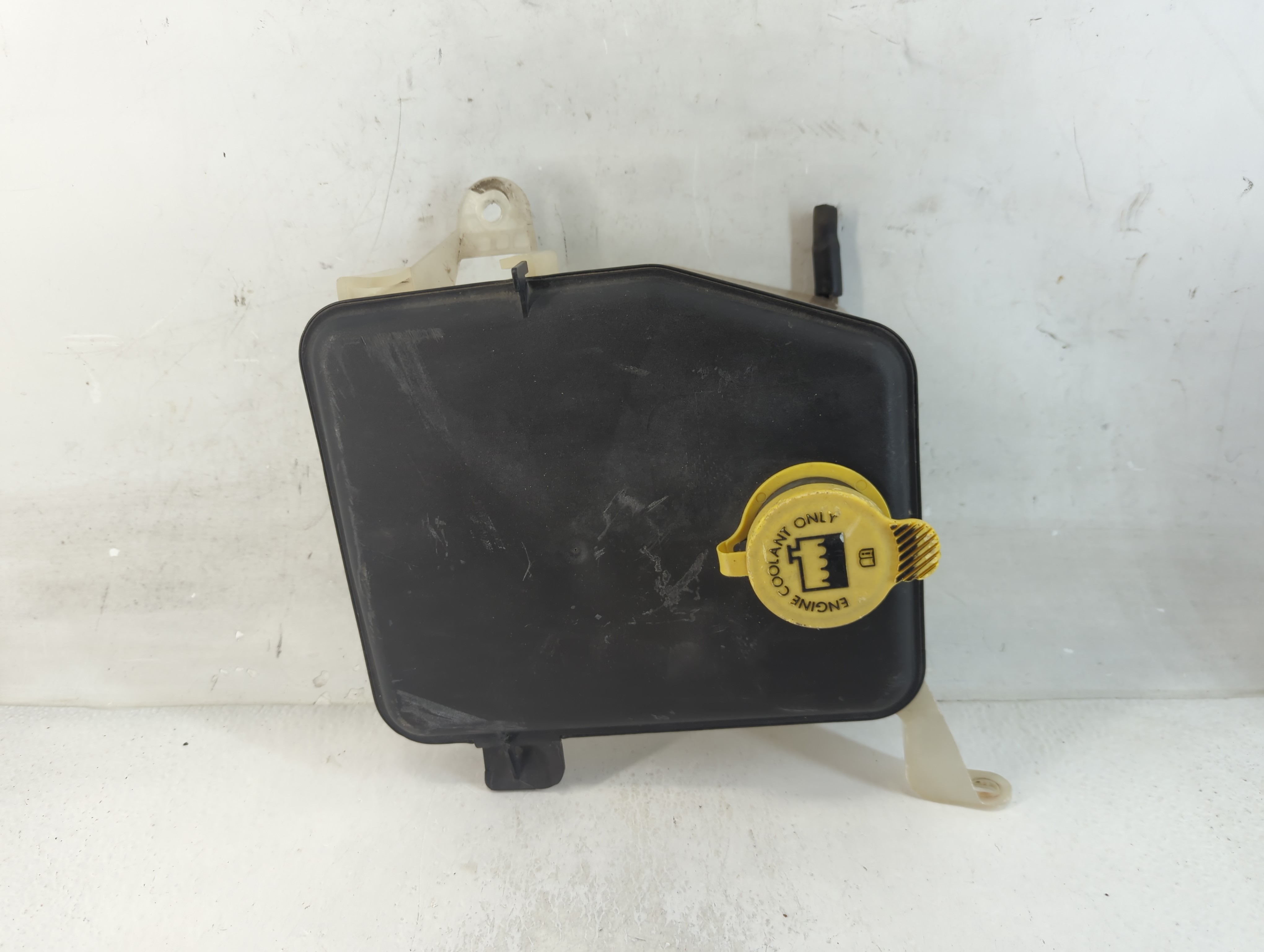2005 Jeep Grand Cherokee Radiator Coolant Overflow Expansion Tank Bottle 800949 - Oemusedautoparts1.com