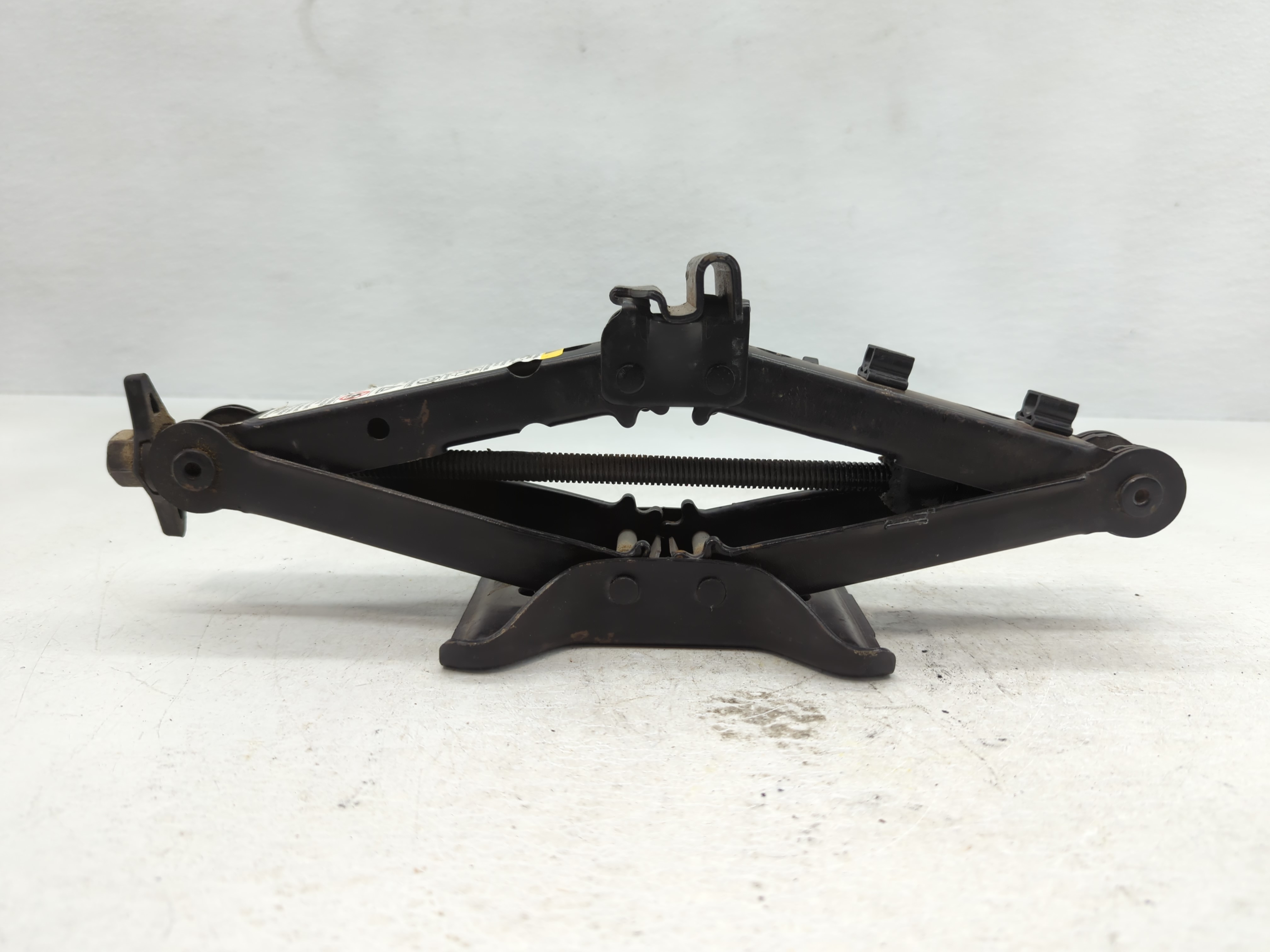 2007 Chevrolet Cobalt Spare Scissor Car Jack 801264 - Oemusedautoparts1.com