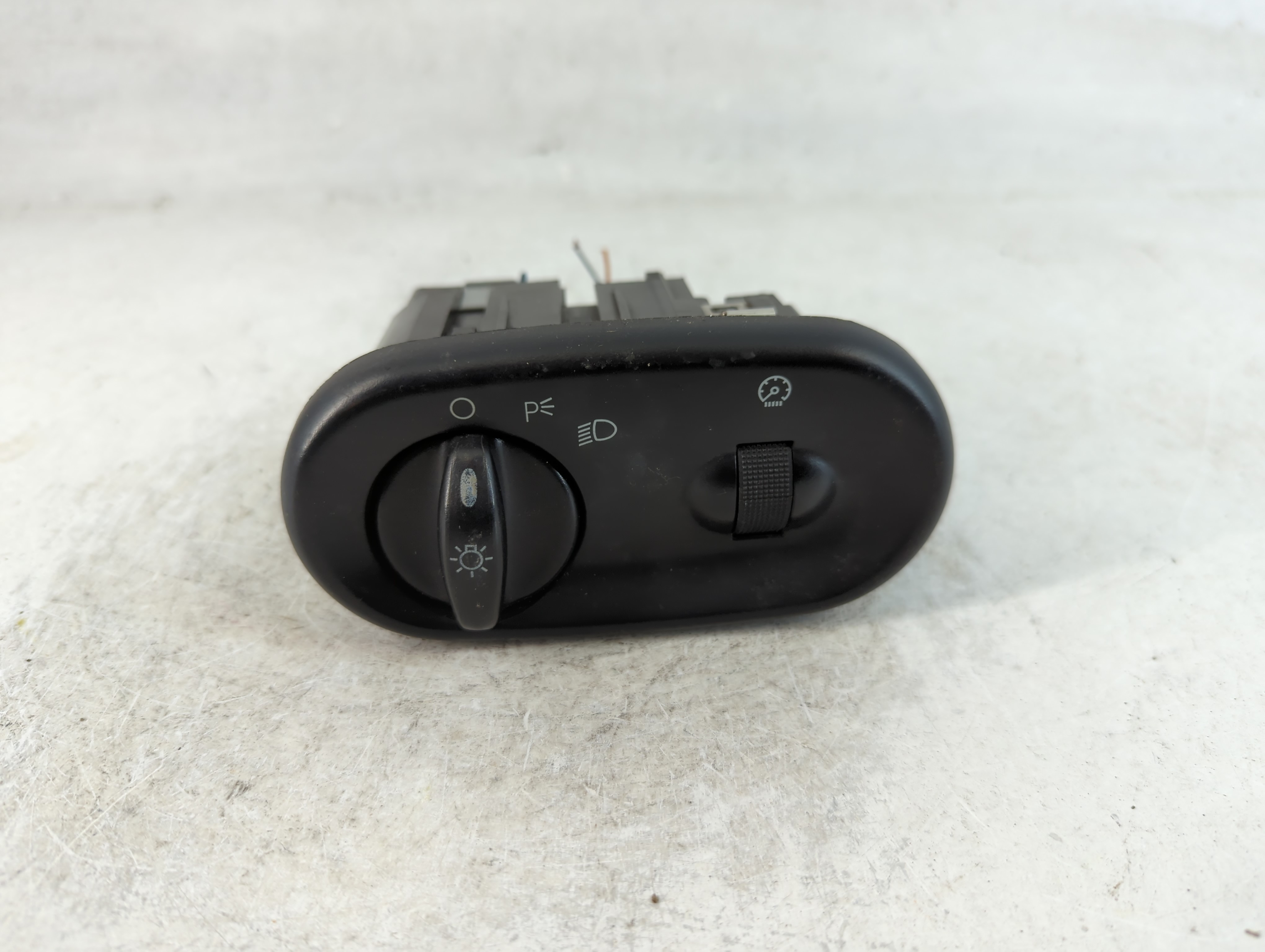 2004 Ford Taurus Headlight Lamp Control Switch Black 801385 - Oemusedautoparts1.com