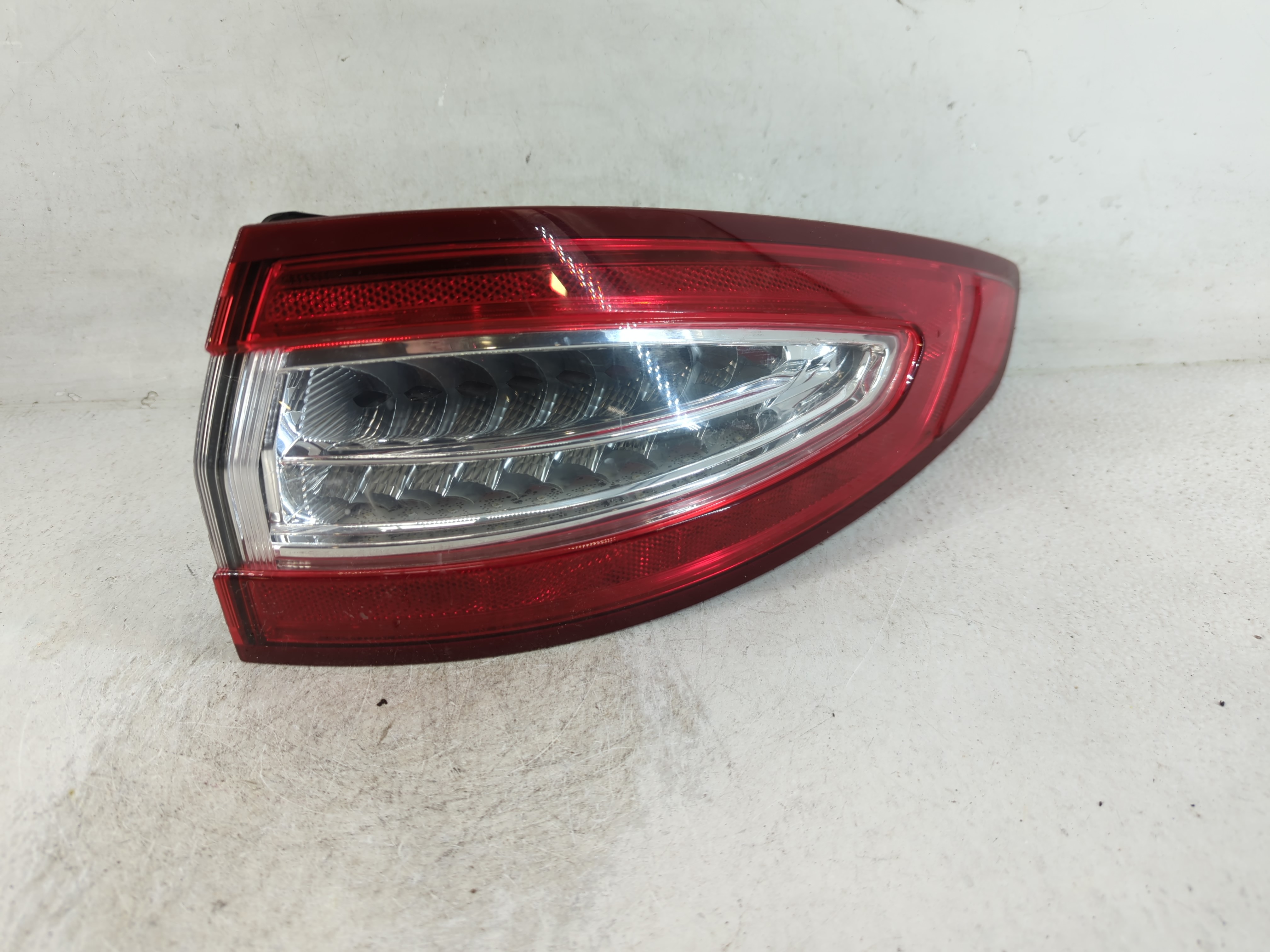Picture of 2013-2016 Ford Fusion Rear Center Lid Brake Light Tail Light Red 801426