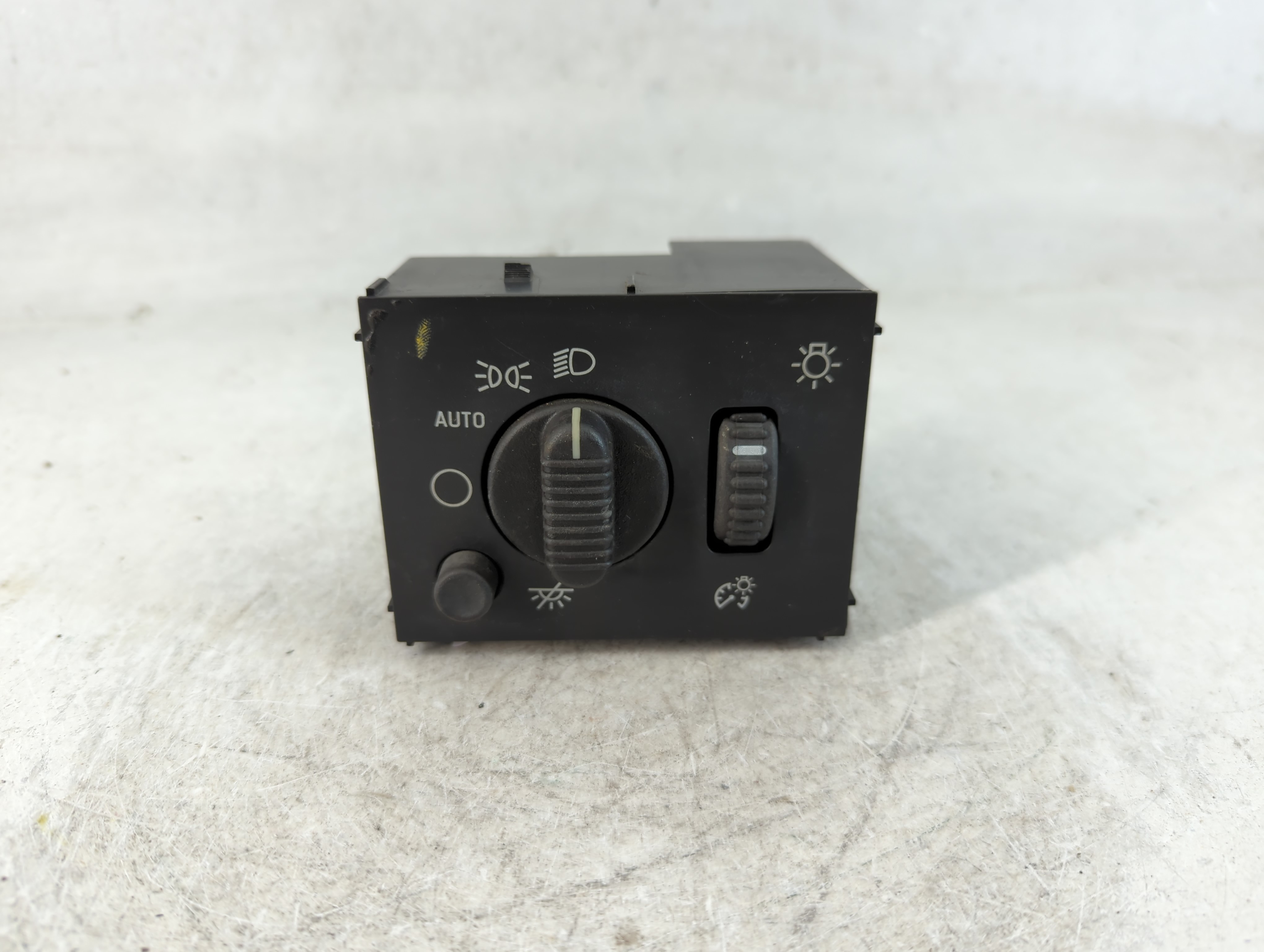 Picture of 2006 Chevrolet Avalanche Headlight Lamp Control Switch 801533