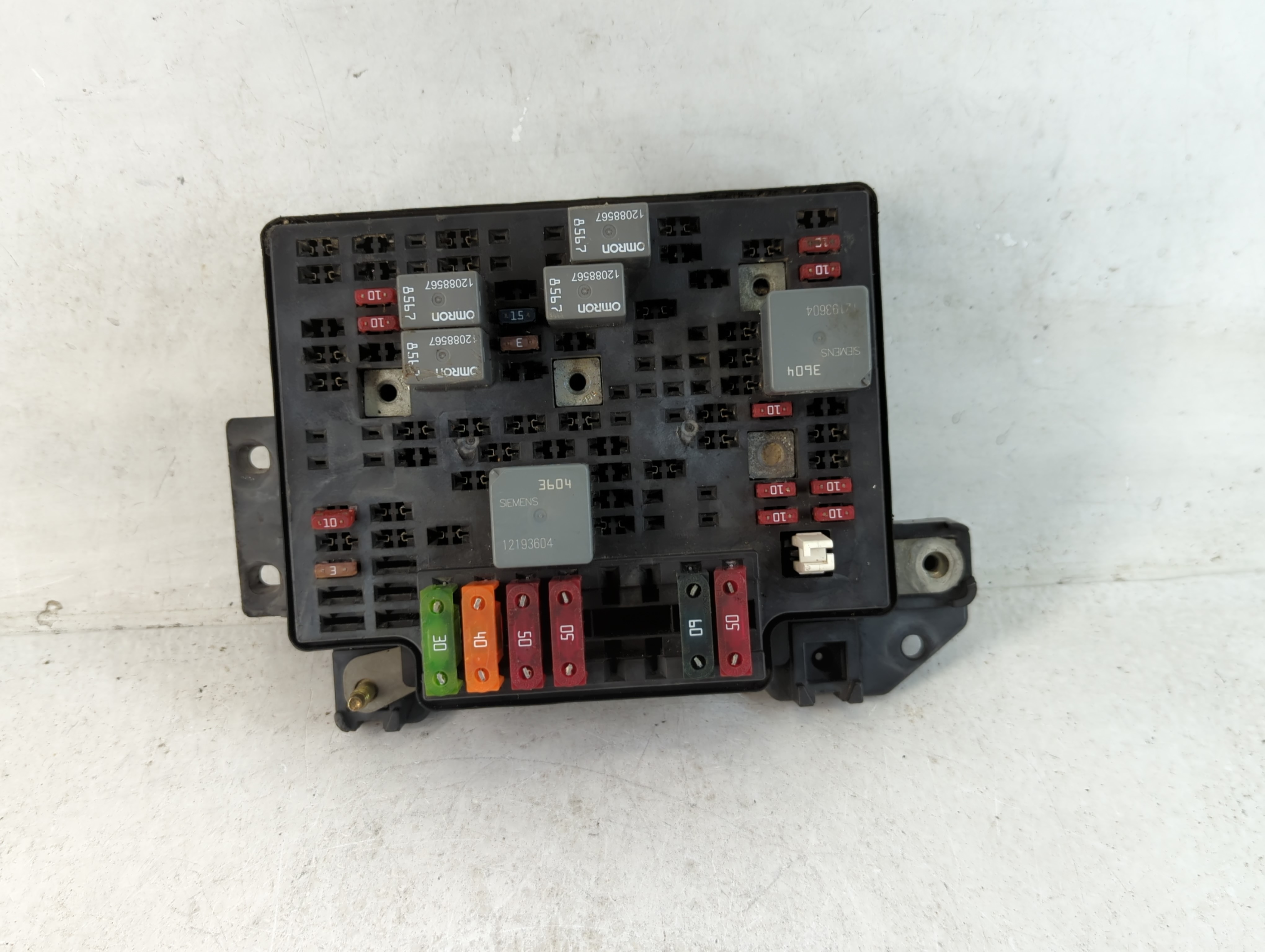 Picture of Gmc Chevrolet Fusebox Fuse Box Relay Module 15328840 801554