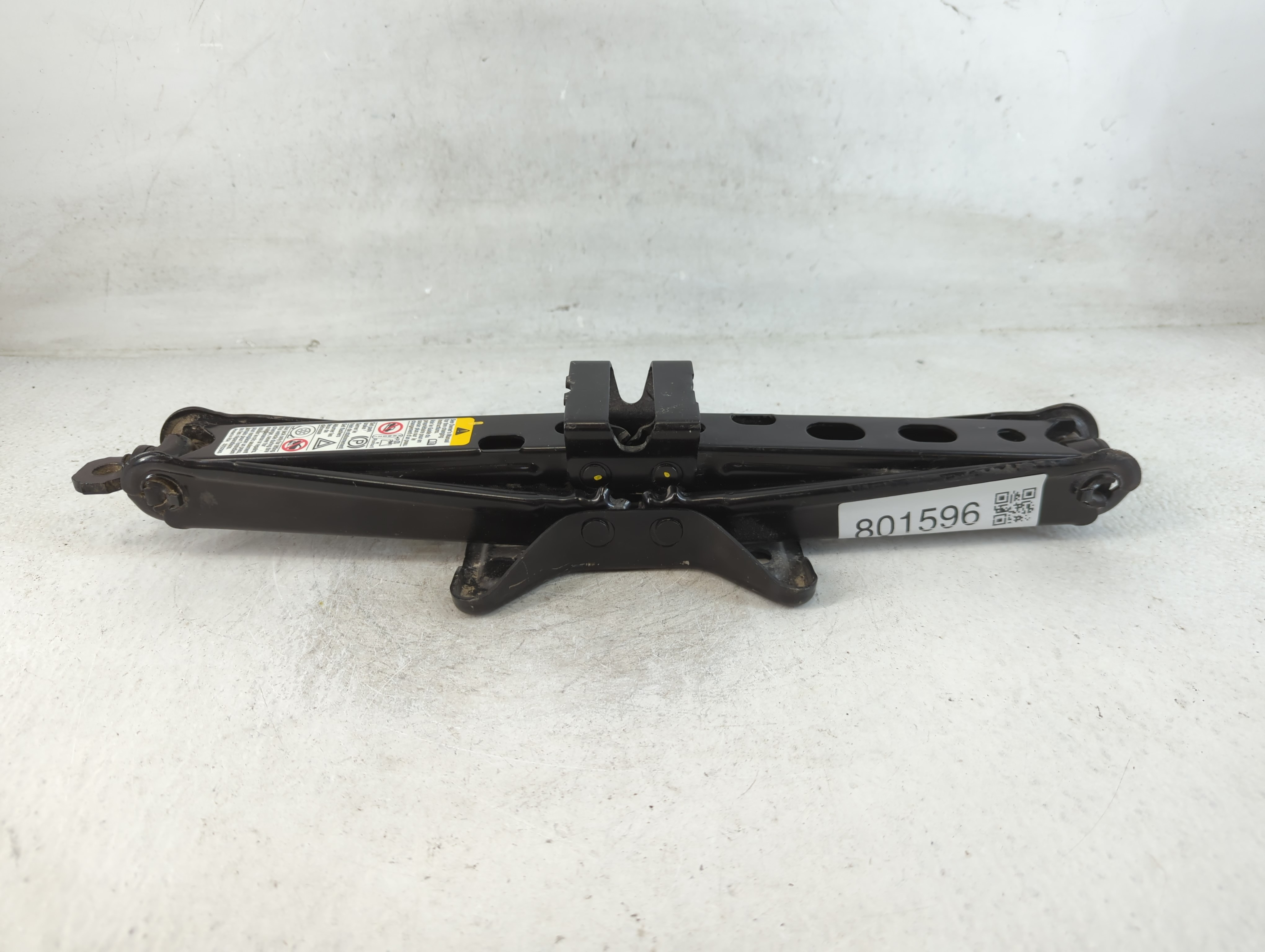 2007 Chevrolet Cobalt Spare Scissor Car Jack 801596 - Oemusedautoparts1.com