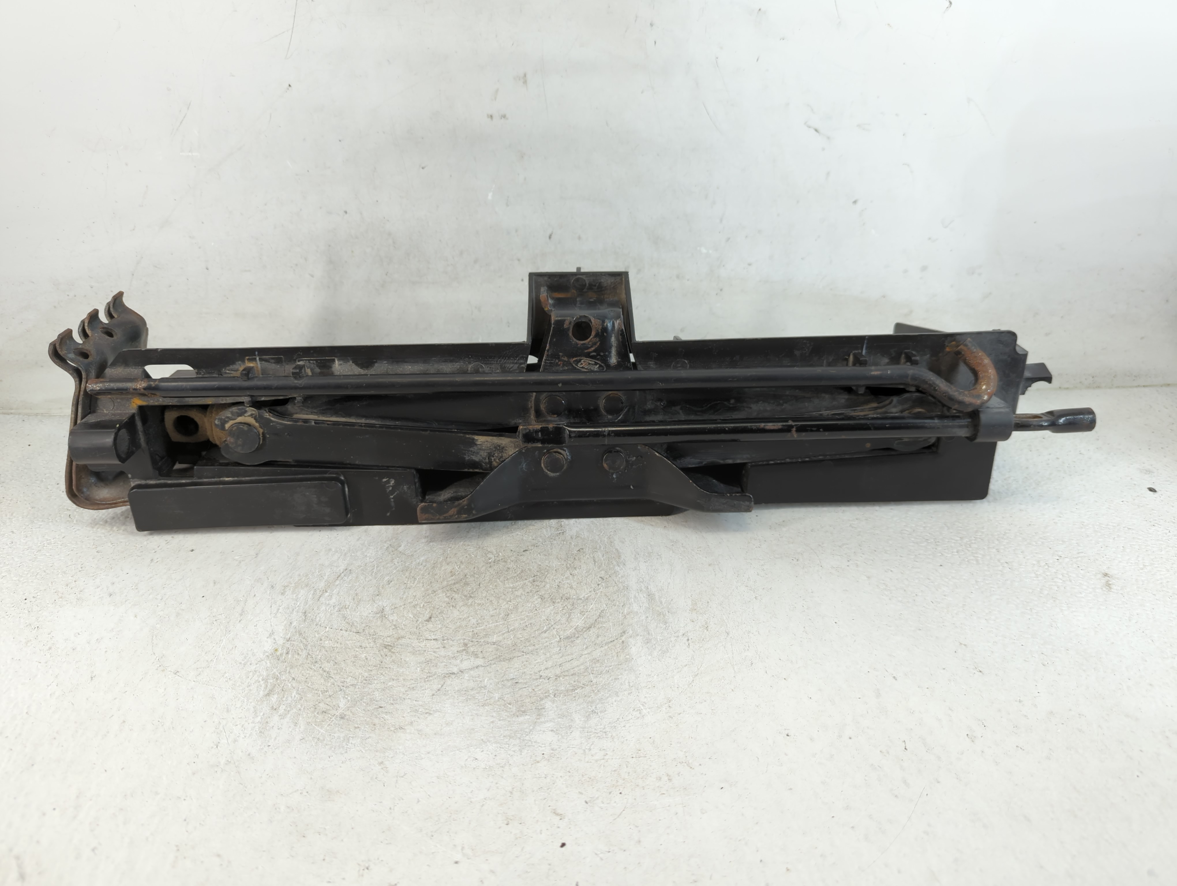 Picture of 2009 Ford Expedition Spare Scissor Car Jack 801599