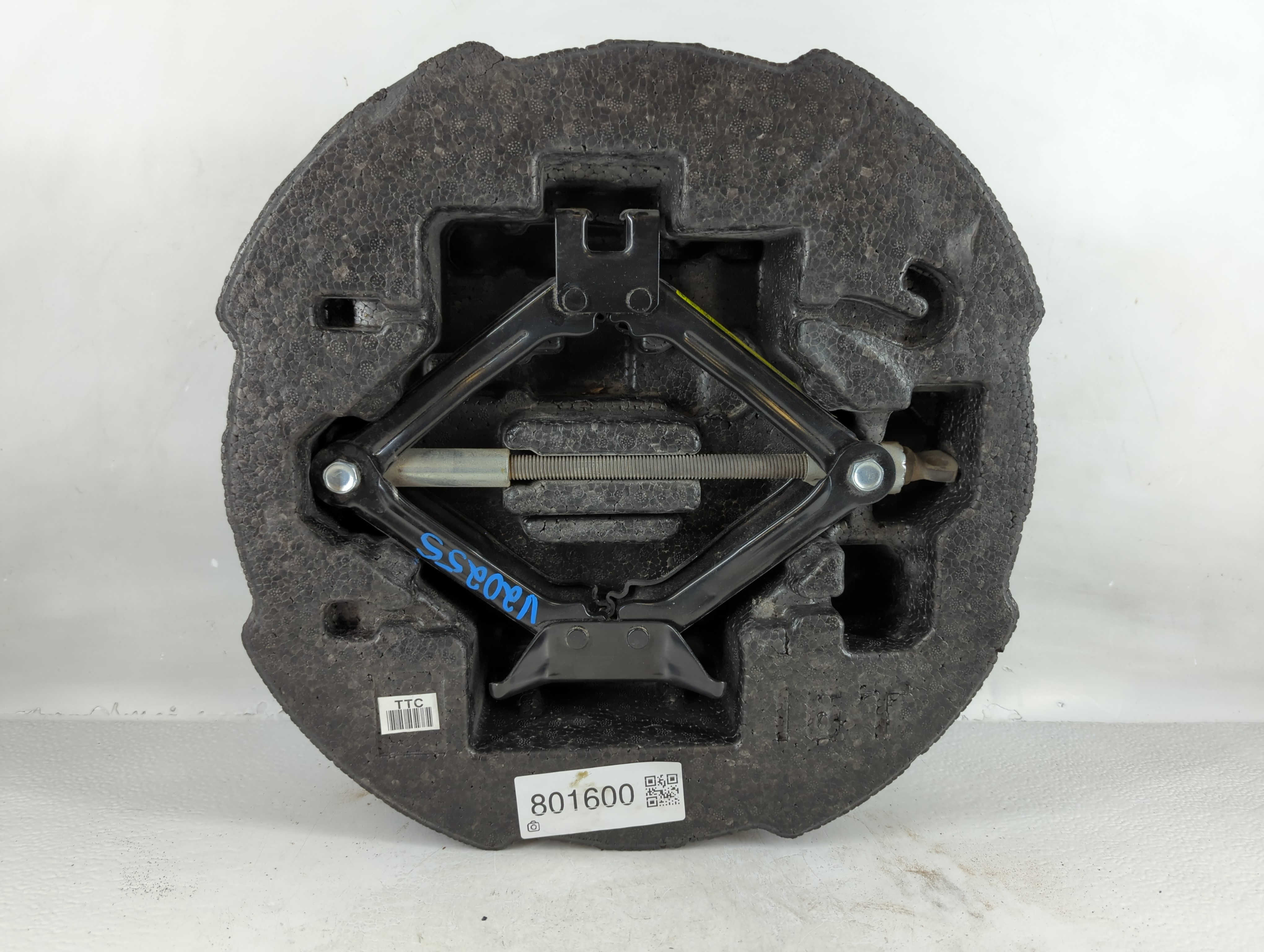 2015 Kia Optima Spare Scissor Car Jack 801600 - Oemusedautoparts1.com