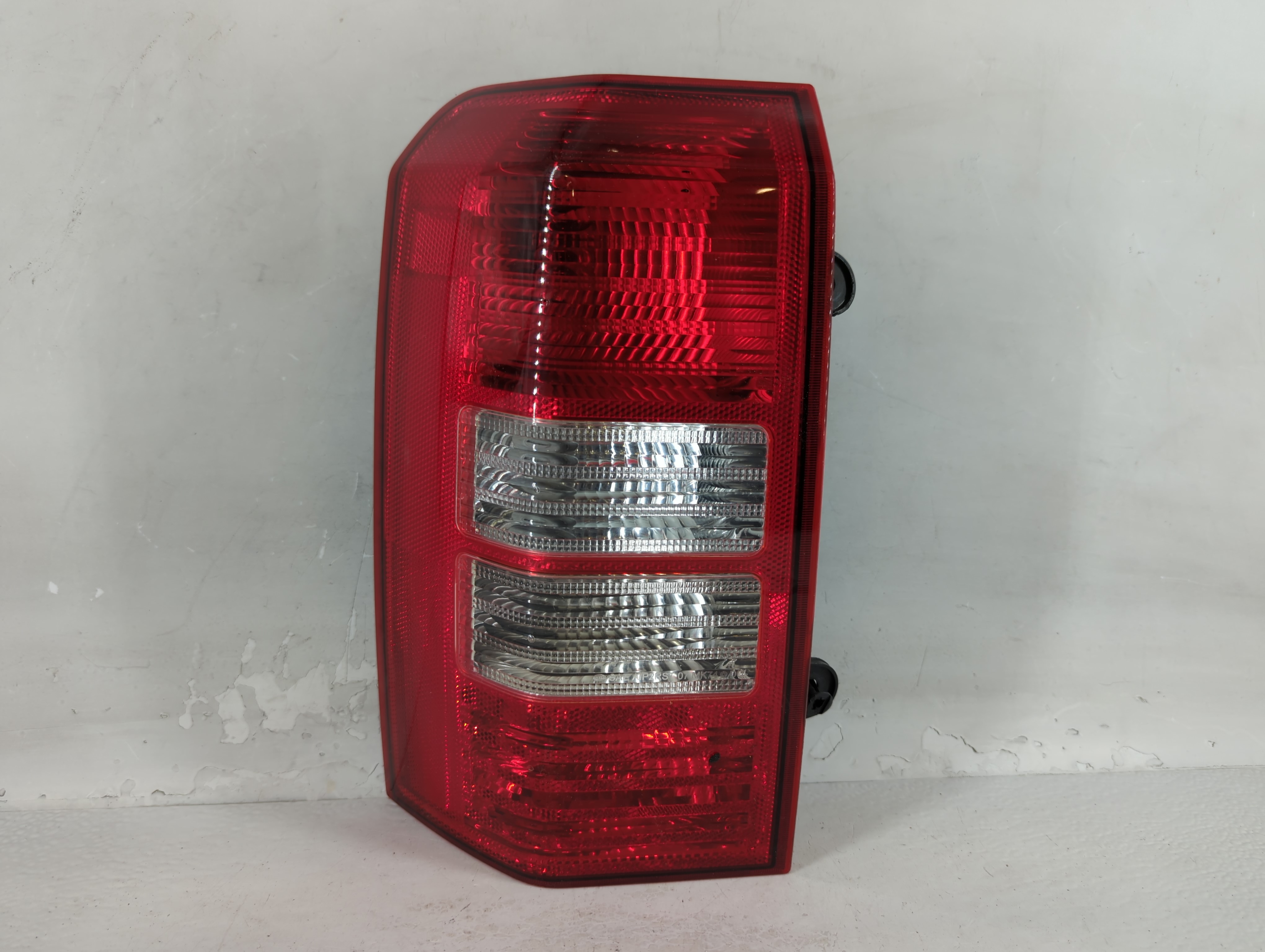 2008-2017 Jeep Patriot Driver Left Side Tail Light Taillight Oem 801664 - Oemusedautoparts1.com