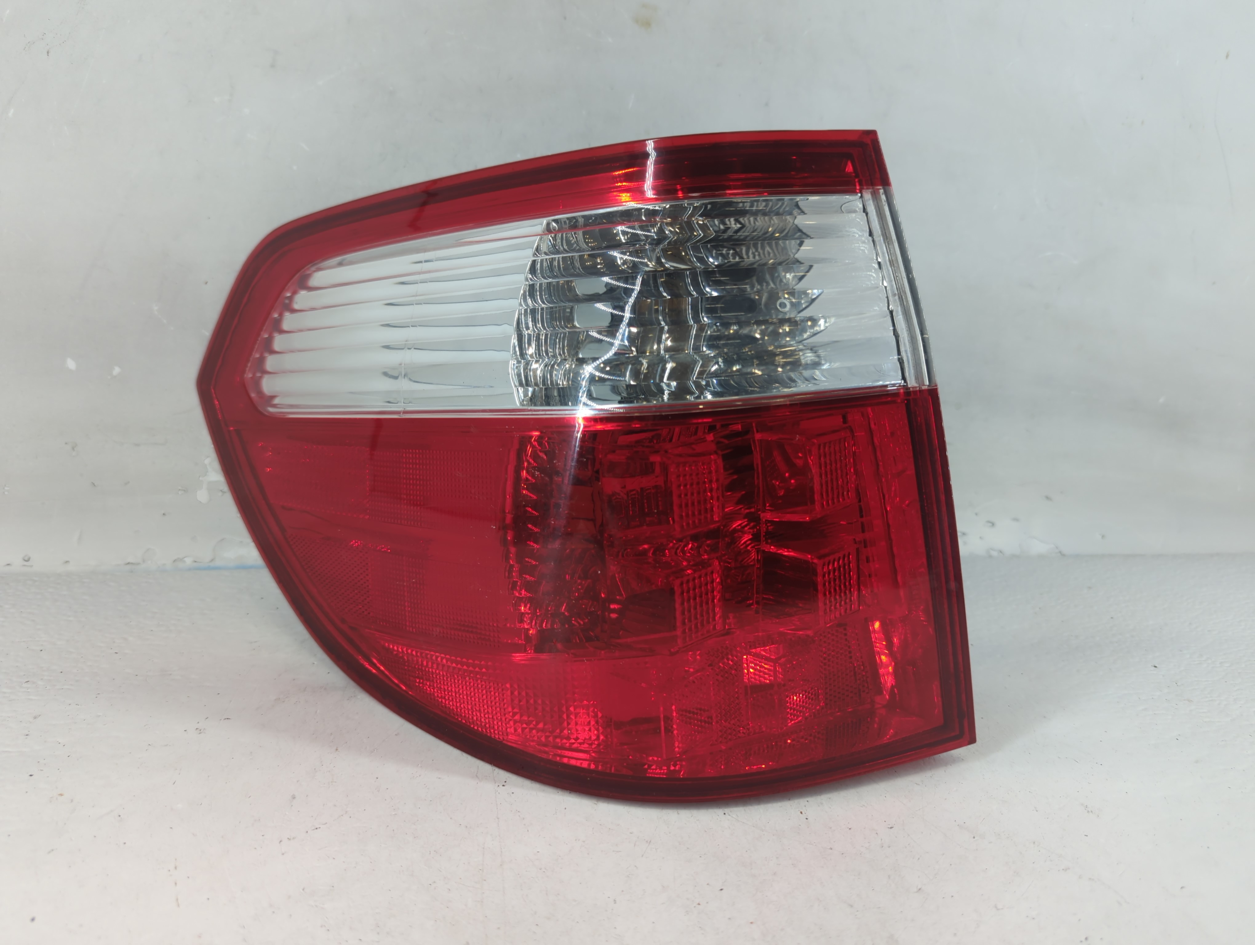 2005-2006 Honda Odyssey Driver Left Side Tail Light Taillight Oem 801676 - Oemusedautoparts1.com