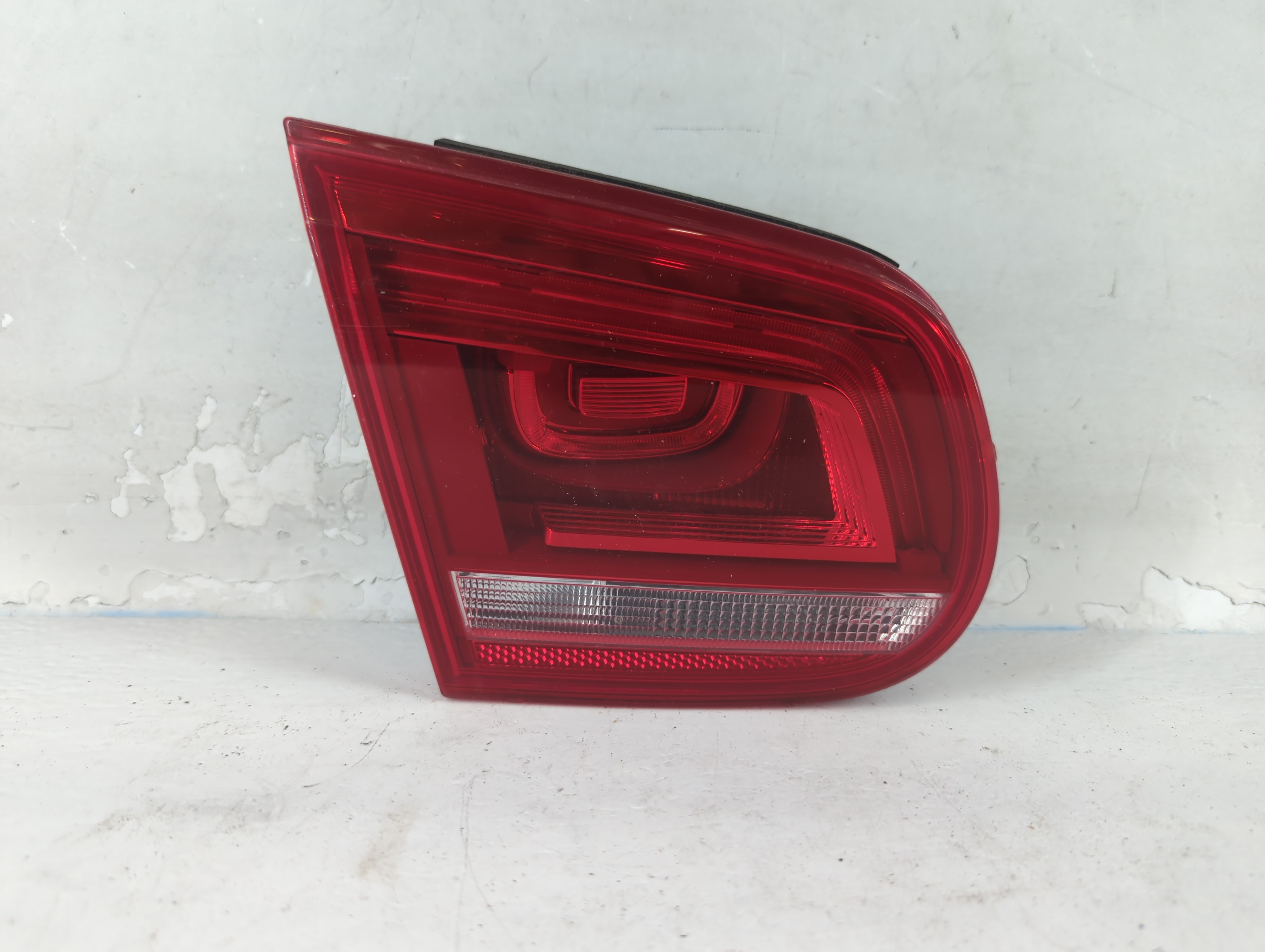 Picture of 2012-2016 Volkswagen Eos Driver Left Side Tail Light Taillight Oem 801725