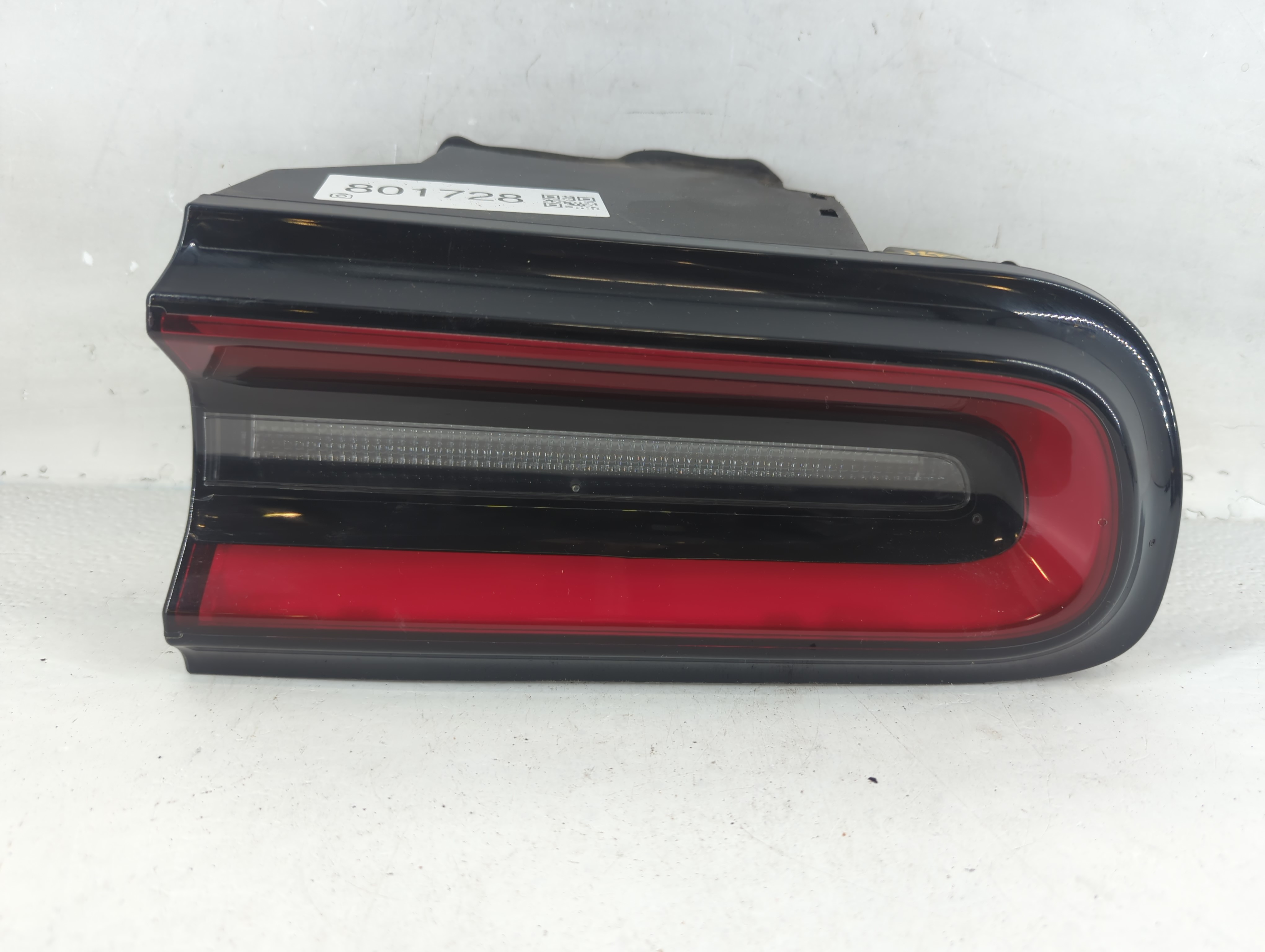 Picture of 2015-2022 Dodge Challenger Passenger Right Side Tail Light Taillight Oem 801728
