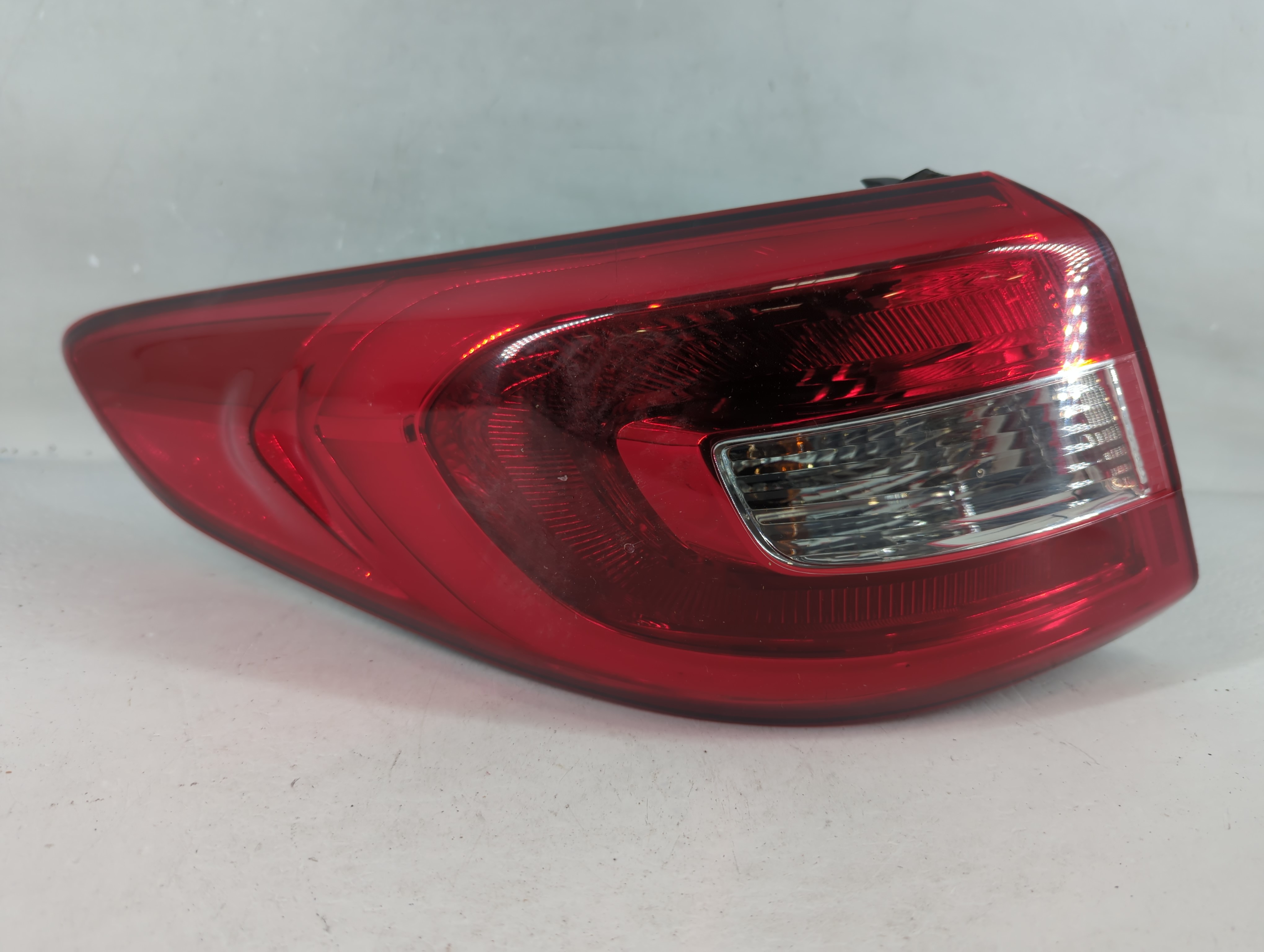 2015-2017 Hyundai Sonata Driver Left Side Tail Light Taillight Oem 801733 - Oemusedautoparts1.com