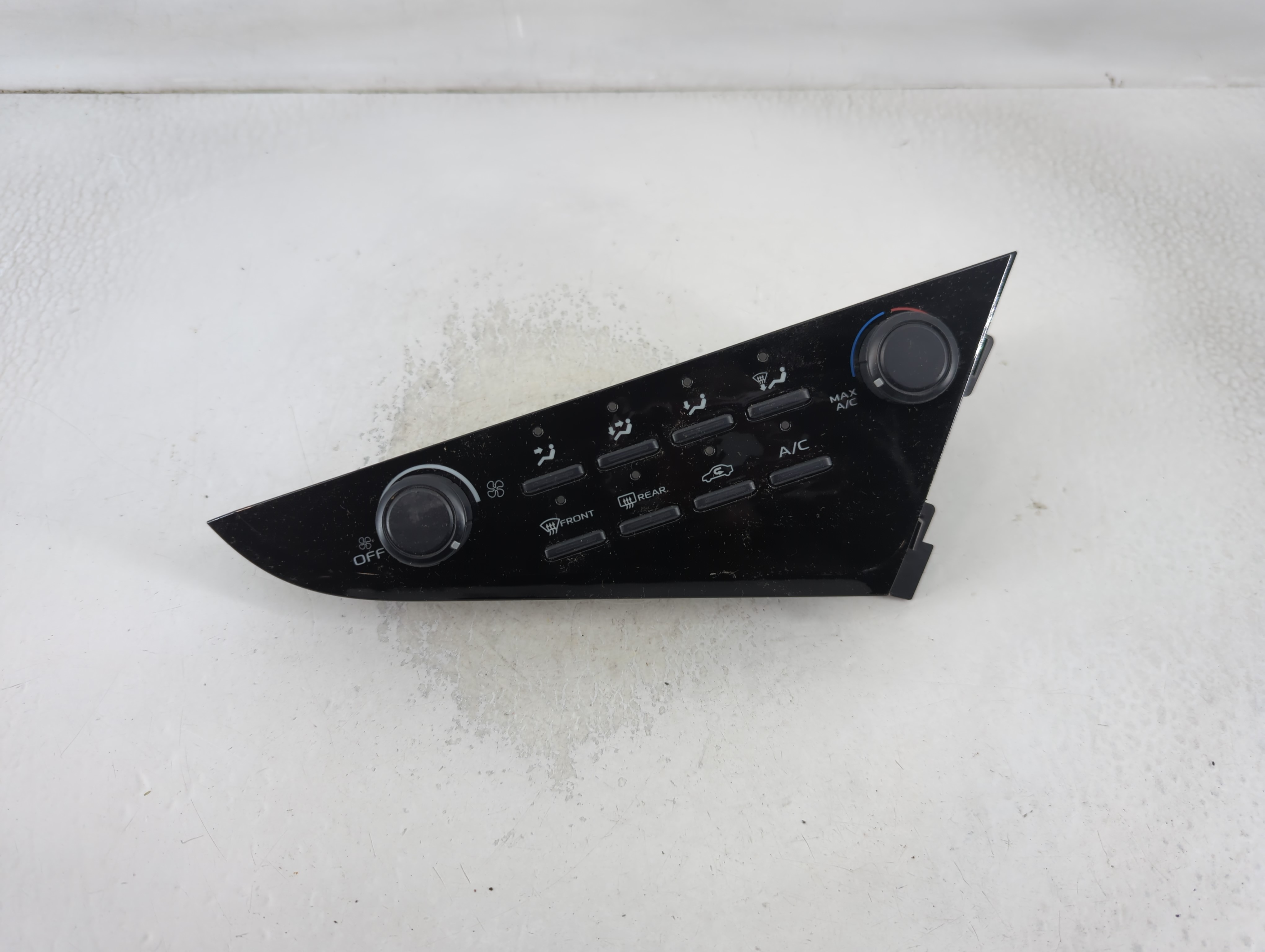 2018-2022 Toyota Camry Ac Heater Climate Control 56900-06470 801735 - Oemusedautoparts1.com