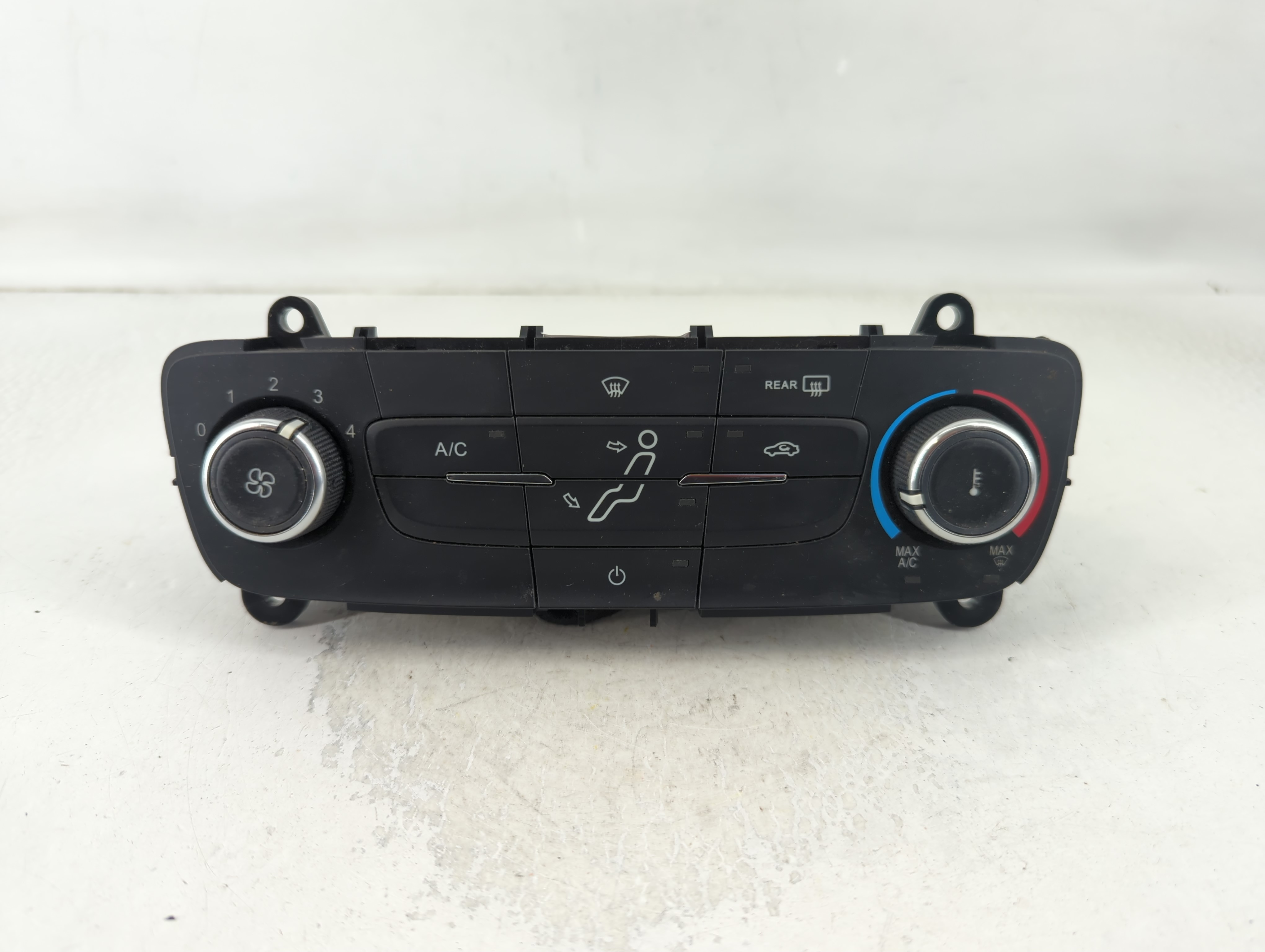 2015-2018 Ford Focus Ac Heater Climate Control Temperature Oem 801758 - Oemusedautoparts1.com