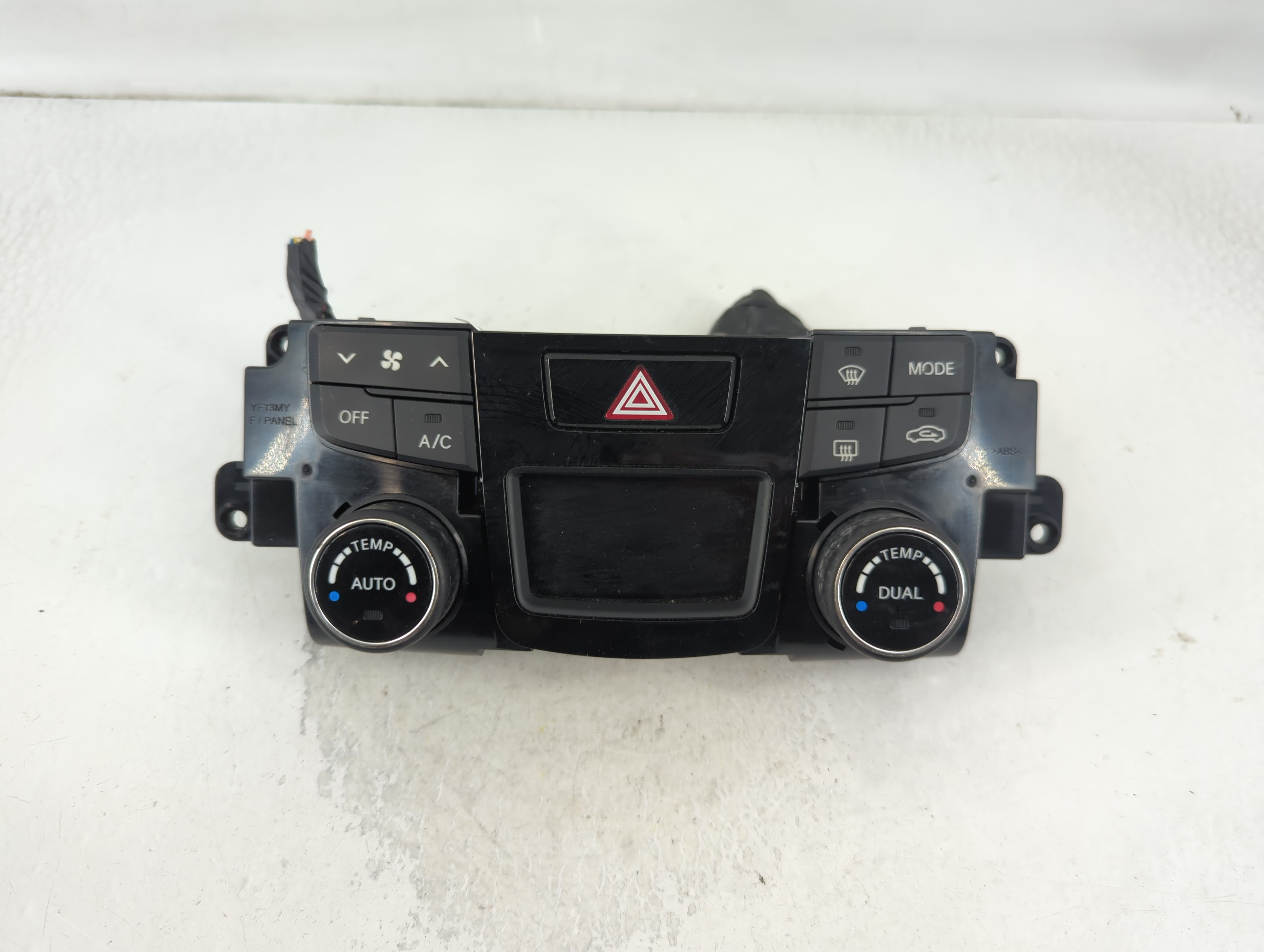2014-2015 Hyundai Sonata Ac Heater Climate Control Temperature Oem 801759 - Oemusedautoparts1.com
