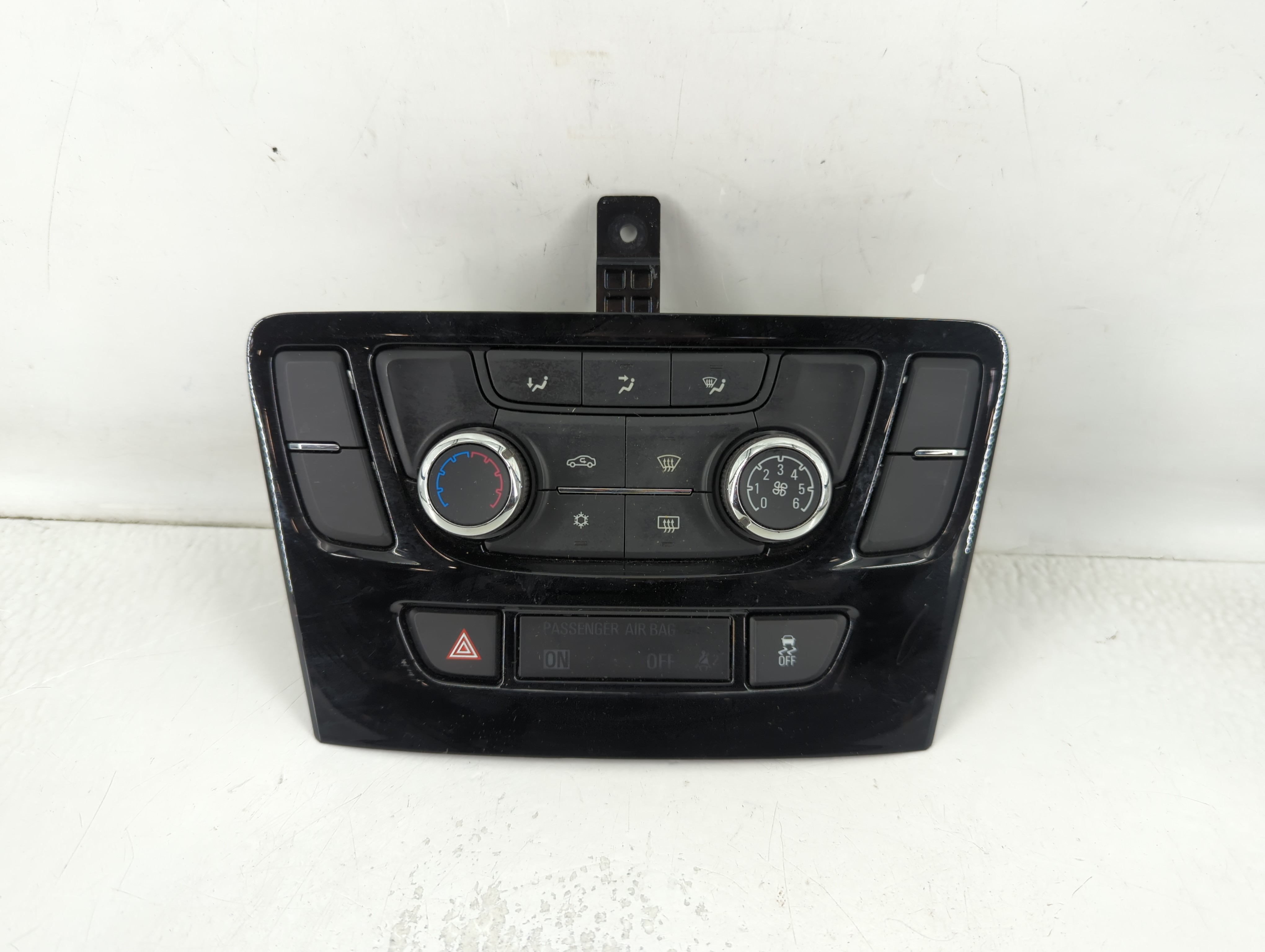 2017-2021 Buick Encore Ac Heater Climate Control 1561|39081561 801786 - Oemusedautoparts1.com