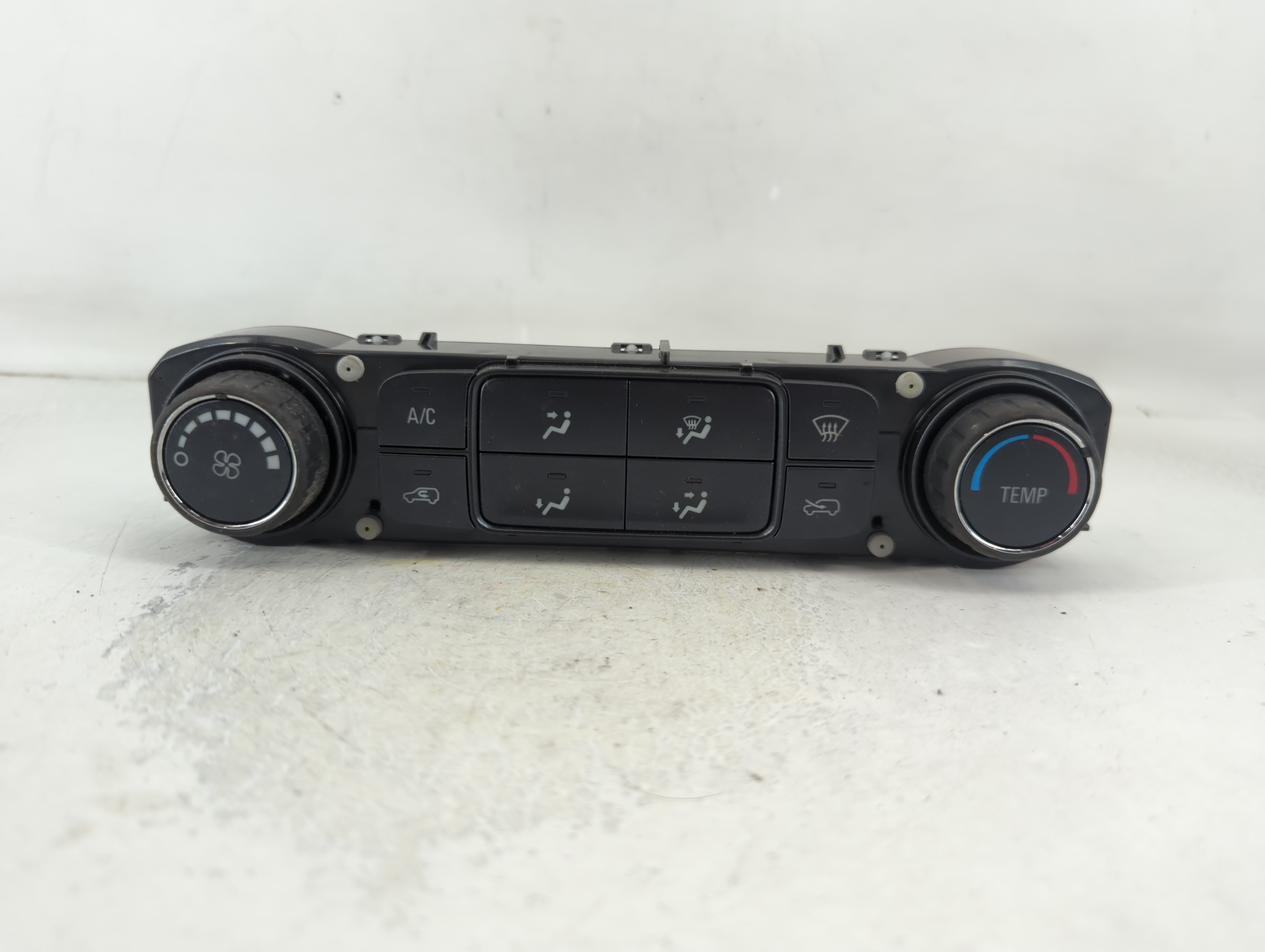 2014-2019 Chevrolet Silverado 1500 Ac Heater Climate Control 84164473 801794 - Oemusedautoparts1.com