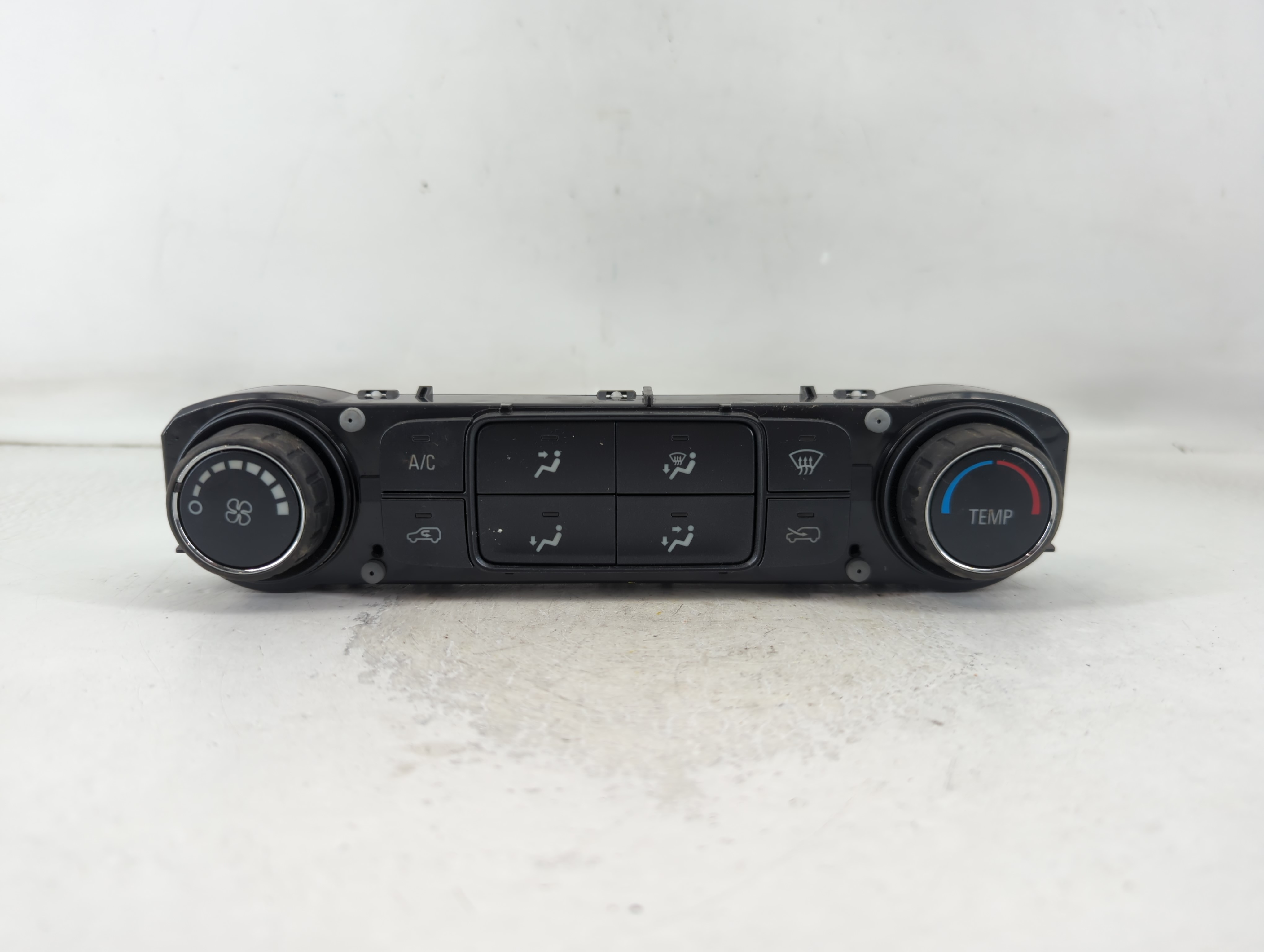 2017 Chevrolet Silverado 1500 Ac Heater Climate Control 84164473 801829 - Oemusedautoparts1.com