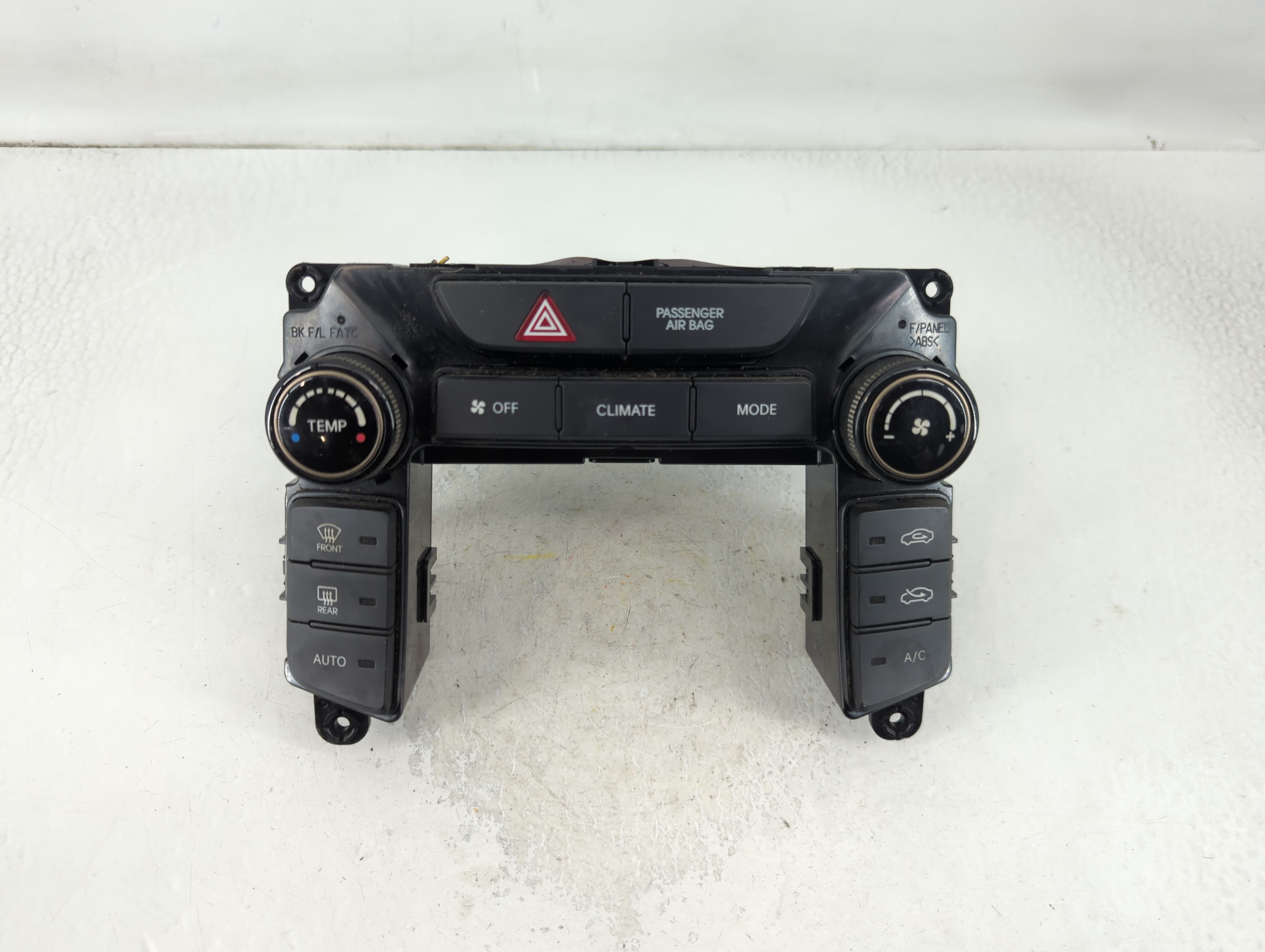 2013-2013 Hyundai Genesis Ac Heater Climate Control 97250-2mfn0 801868 - Oemusedautoparts1.com