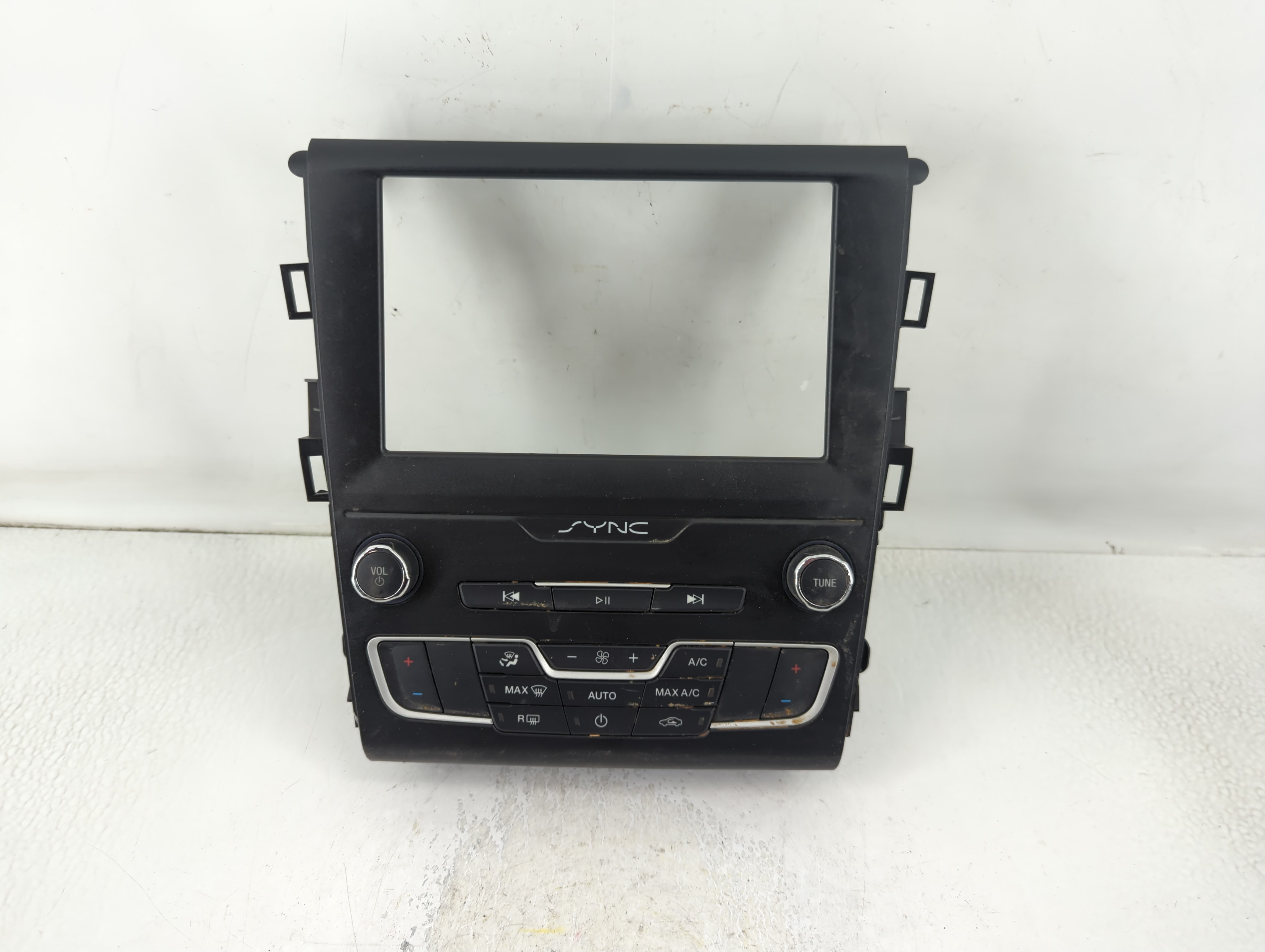 2019-2020 Ford Fusion Am Fm Cd Player Radio Receiver 801921 - Oemusedautoparts1.com