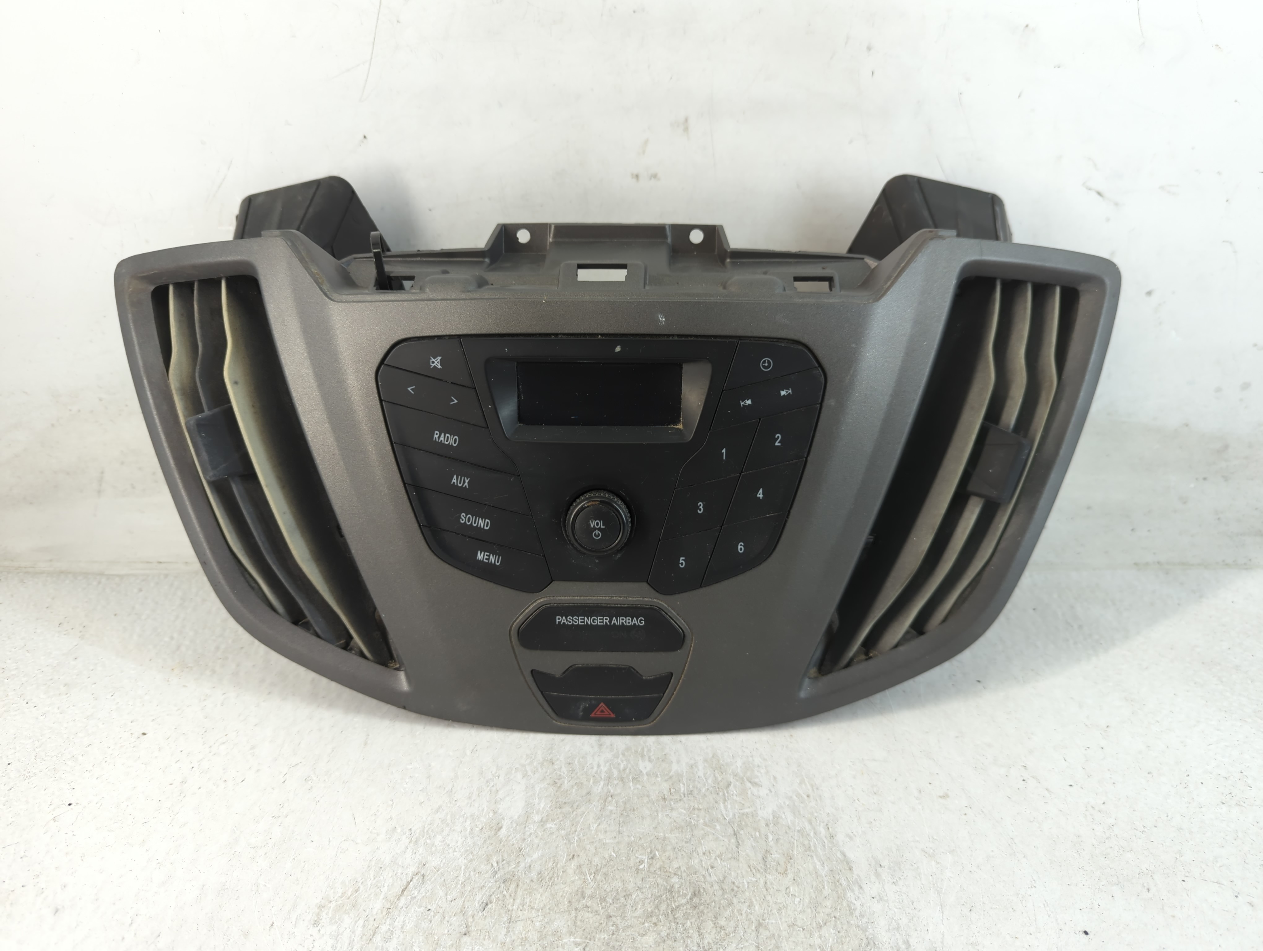 2016-2019 Ford Transit-150 Am Fm Cd Player Radio Receiver 801950 - Oemusedautoparts1.com