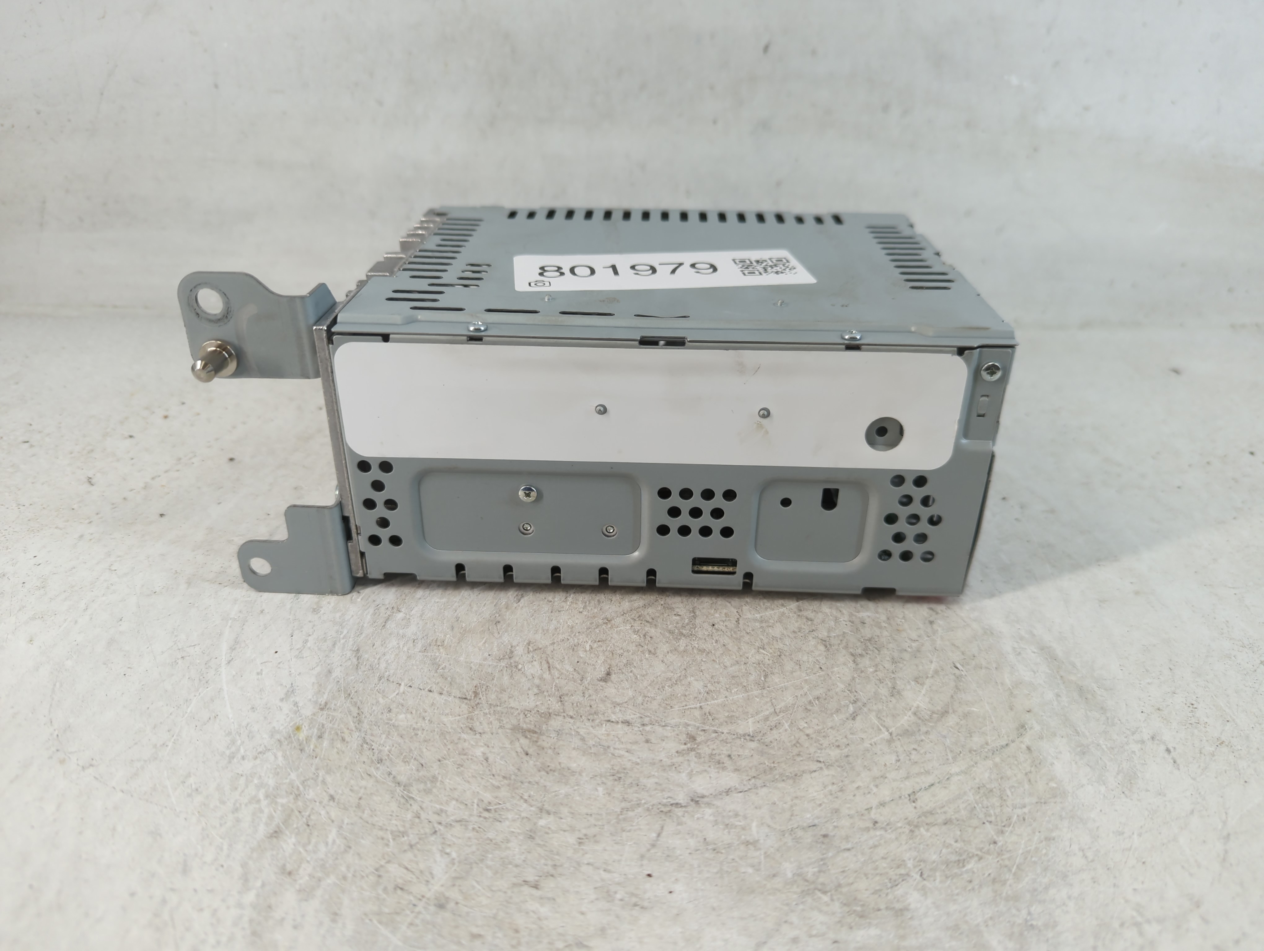 2019-2019 Ford Fusion Am Fm Cd Player Radio Receiver 801979 - Oemusedautoparts1.com