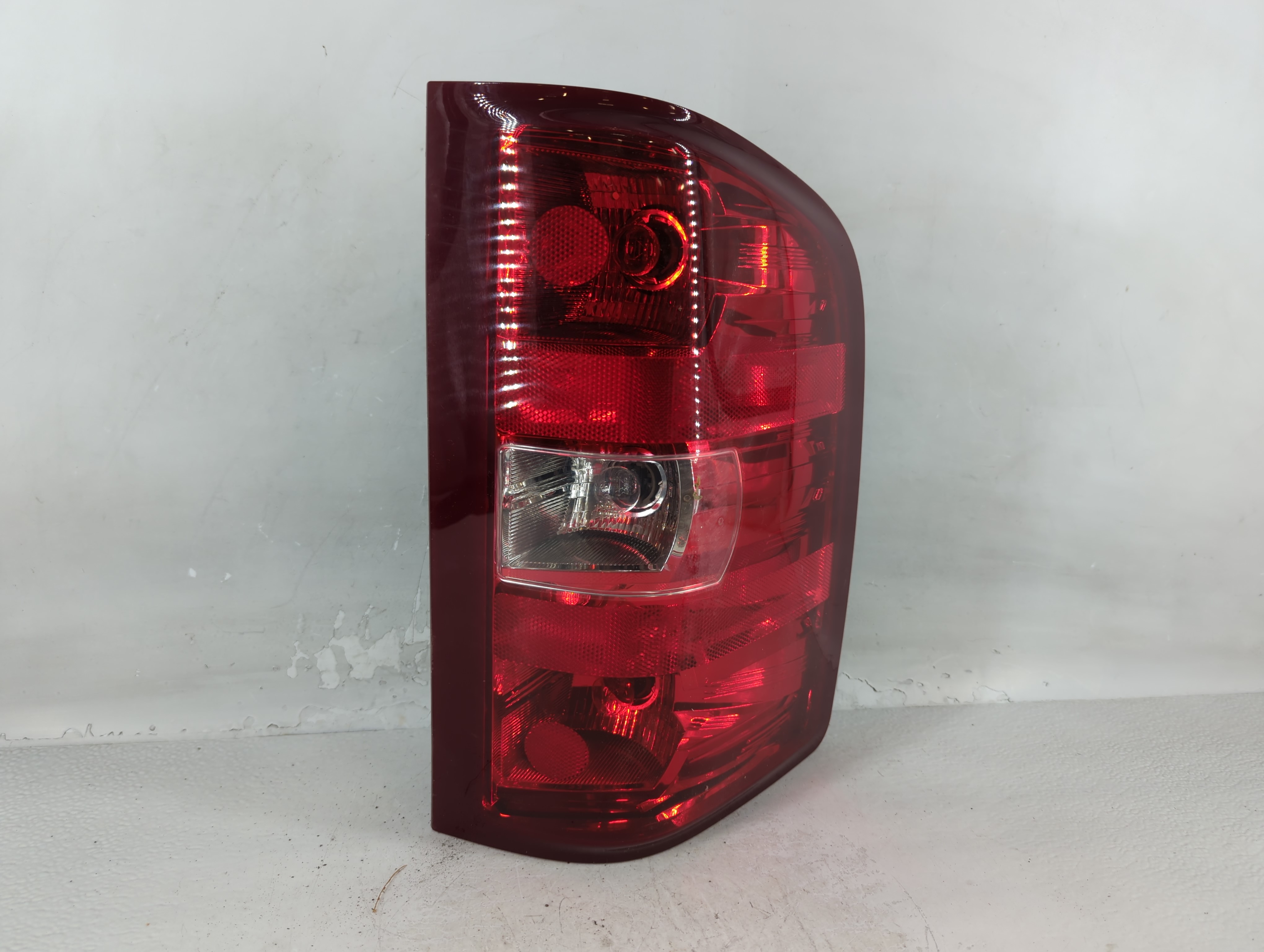 2007 Chevrolet Silverado 1500 Passenger Right Side Tail Light Taillight Oem 802011 - Oemusedautoparts1.com