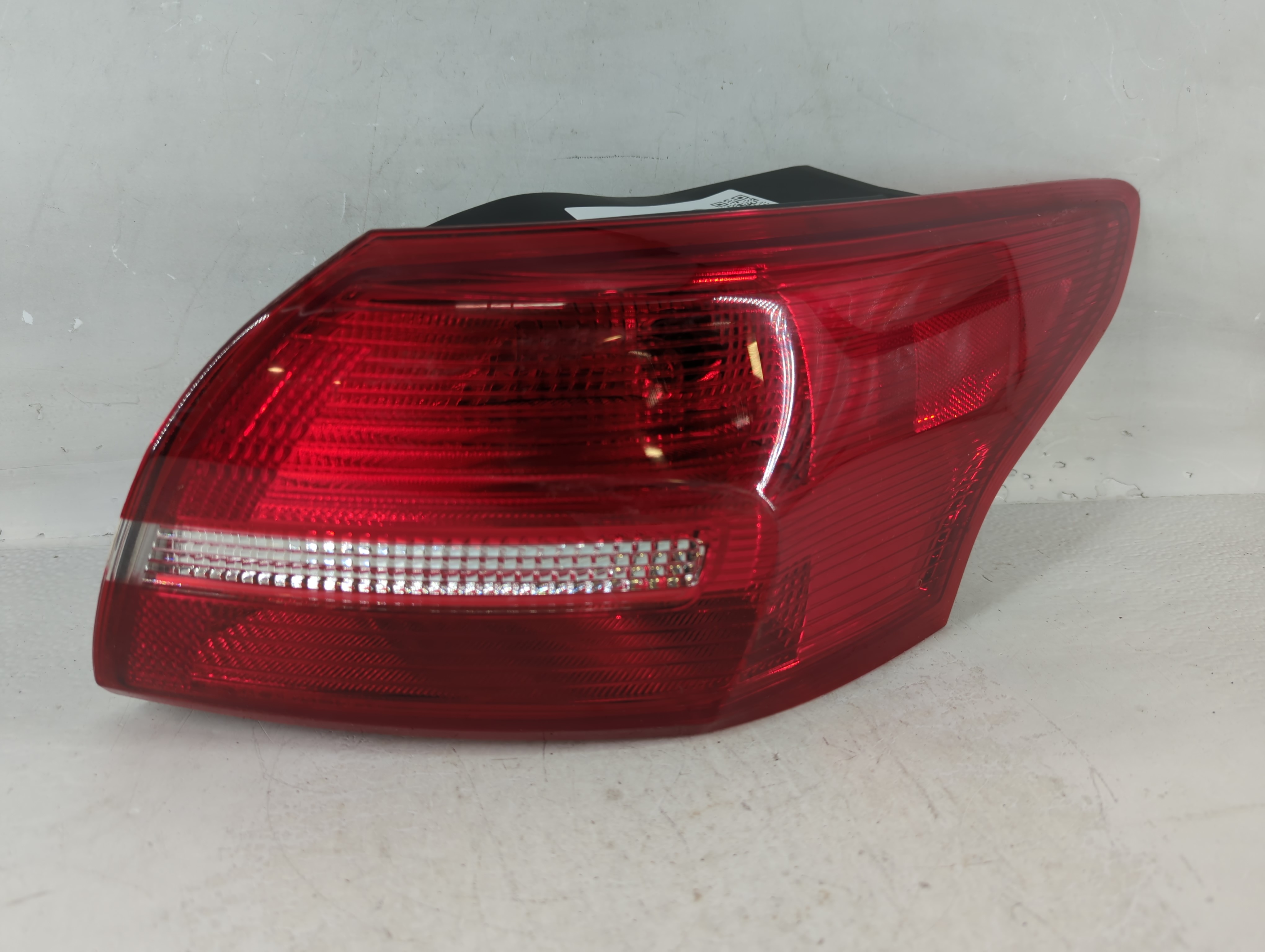 2015-2018 Ford Focus Passenger Right Side Tail Light Taillight Oem 802019 - Oemusedautoparts1.com