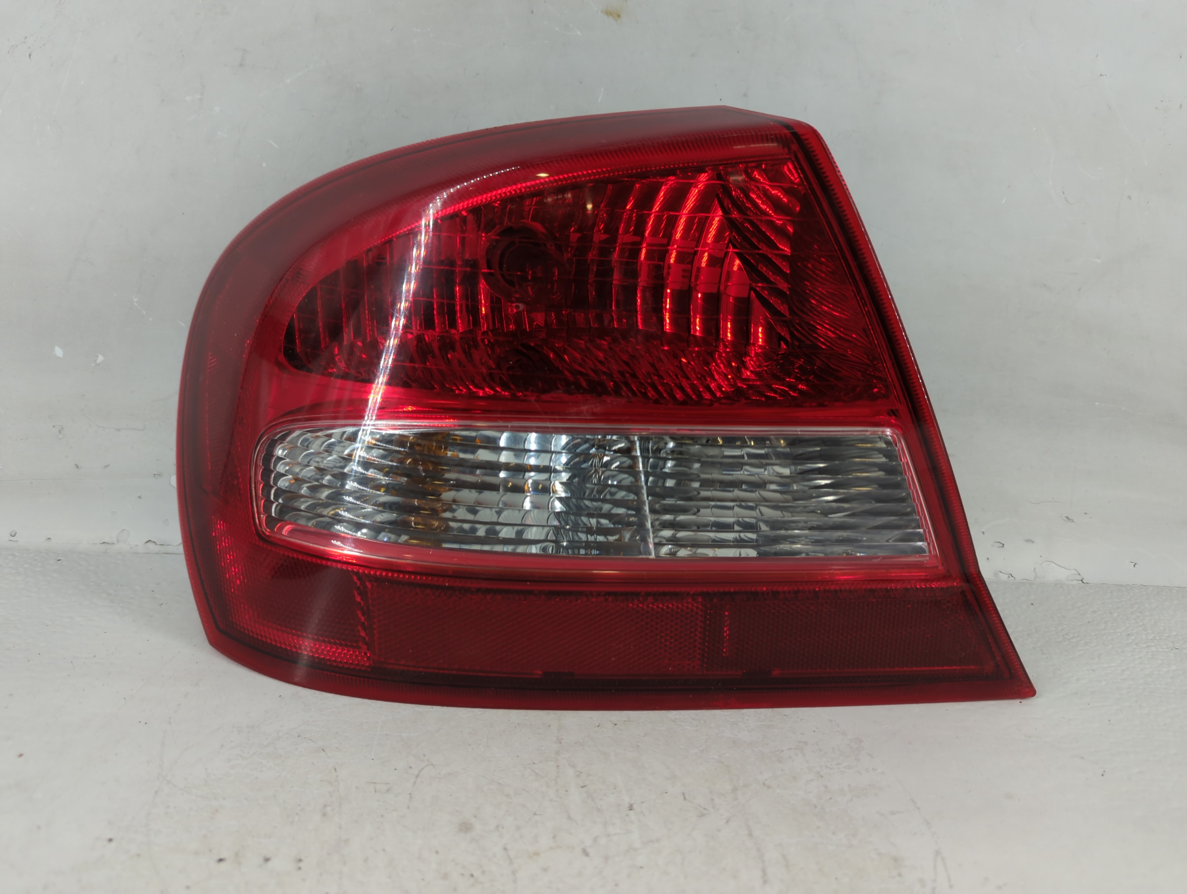 2003-2005 Chrysler Sebring Passenger Right Side Tail Light Taillight Oem 802020 - Oemusedautoparts1.com