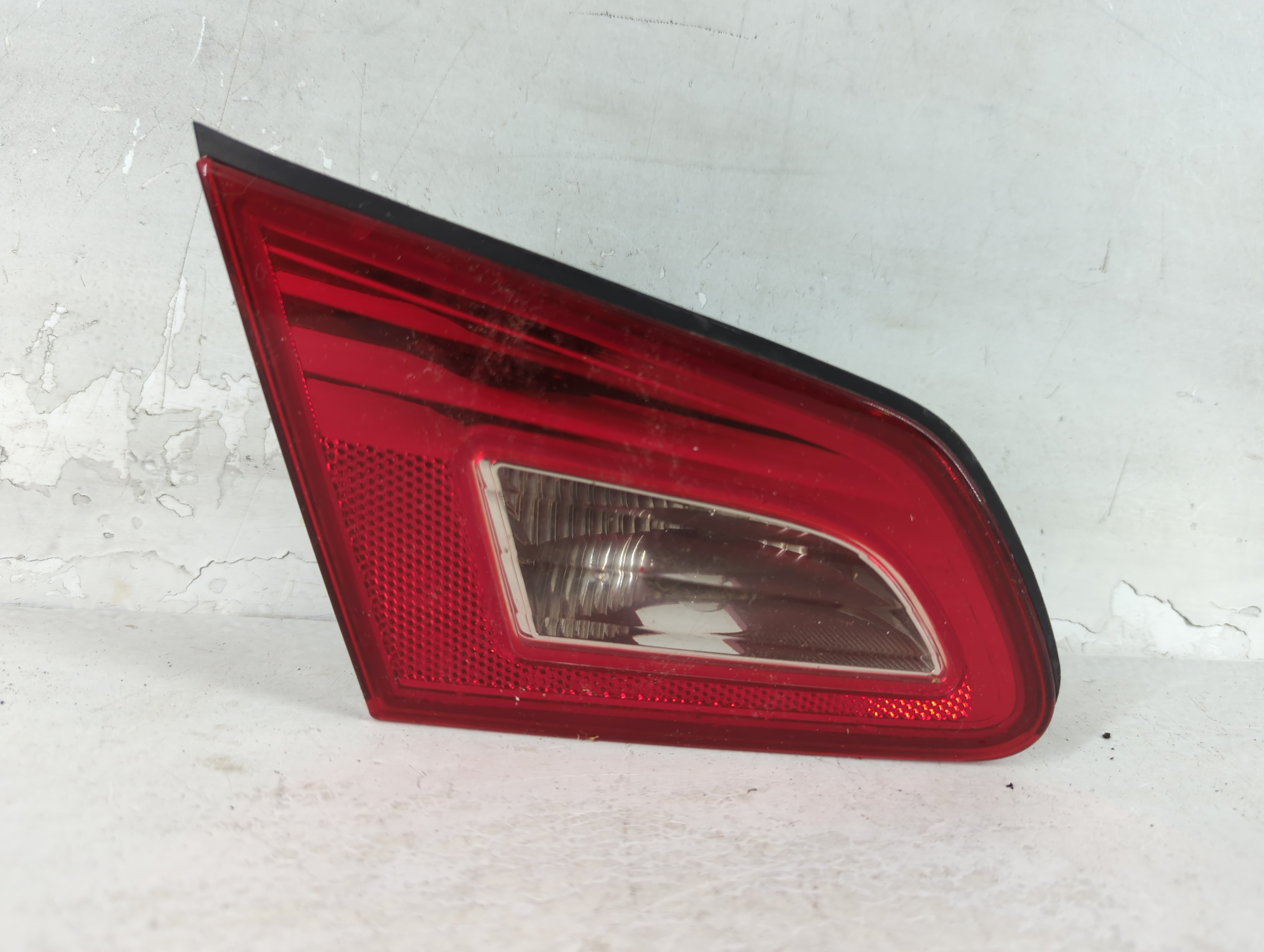 2014-2015 Kia Sorento Driver Left Side Tail Light Taillight Oem 802028 - Oemusedautoparts1.com