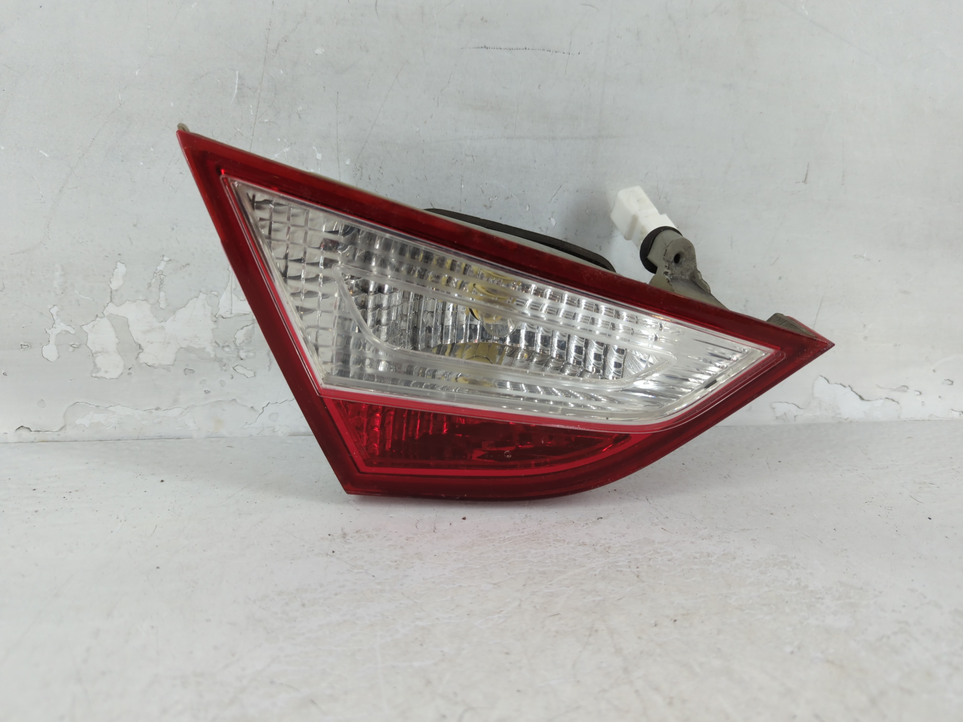 2011-2014 Hyundai Sonata Driver Left Side Tail Light Taillight Oem 802035 - Oemusedautoparts1.com