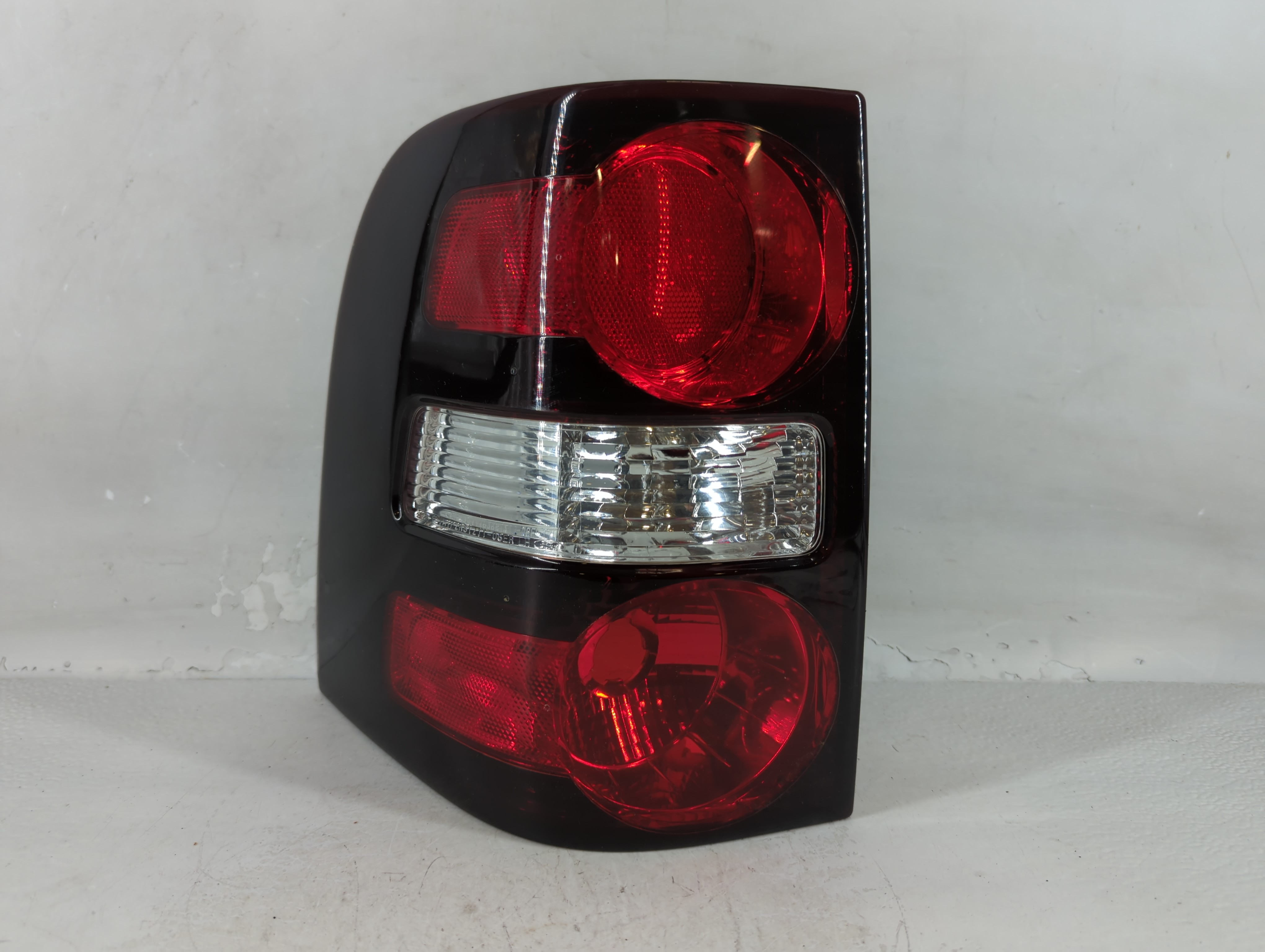 2006-2010 Ford Explorer Driver Left Side Tail Light Taillight Oem 802043 - Oemusedautoparts1.com