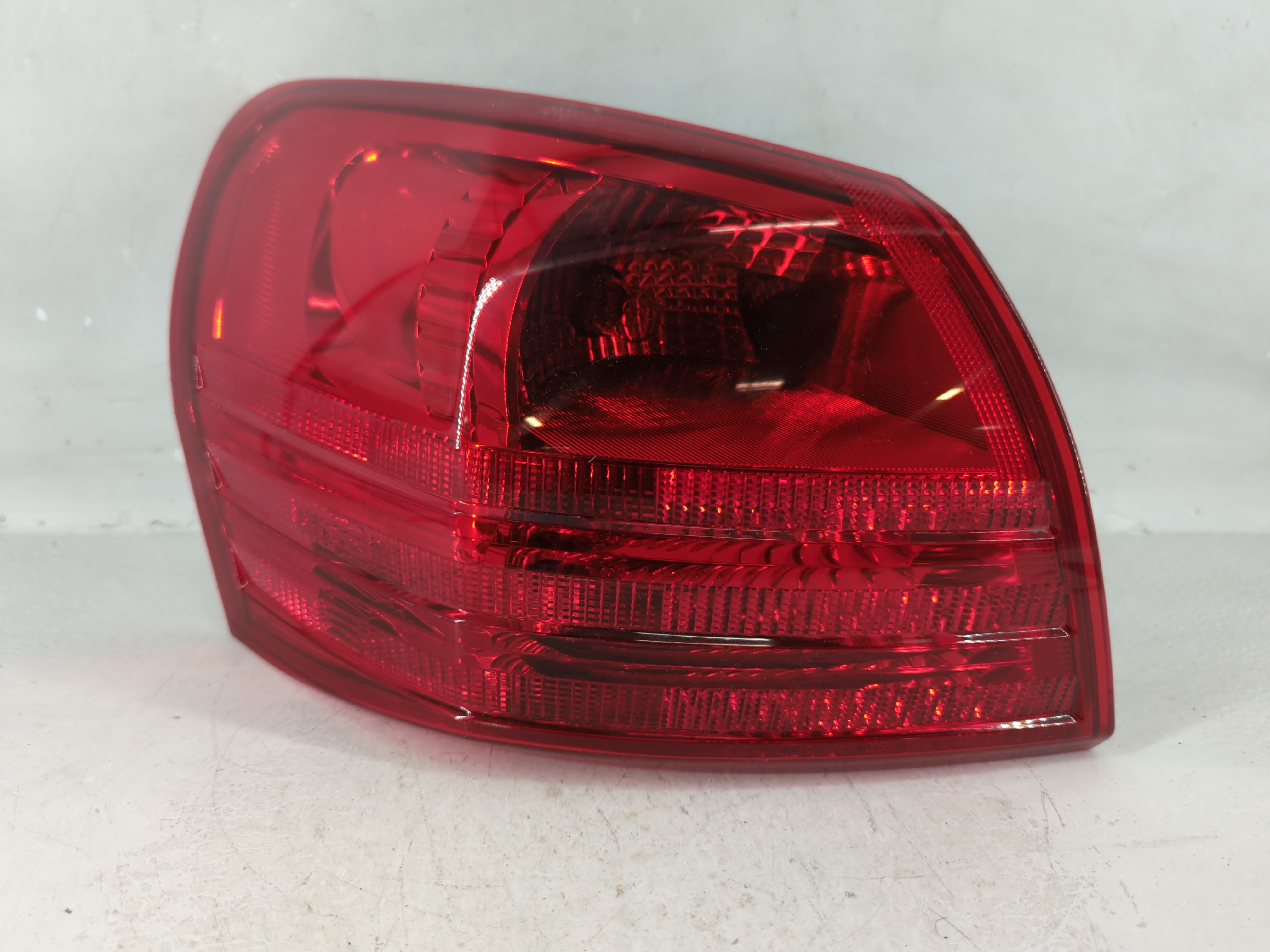 2008-2015 Nissan Rogue Driver Left Side Tail Light Taillight Oem 802046 - Oemusedautoparts1.com