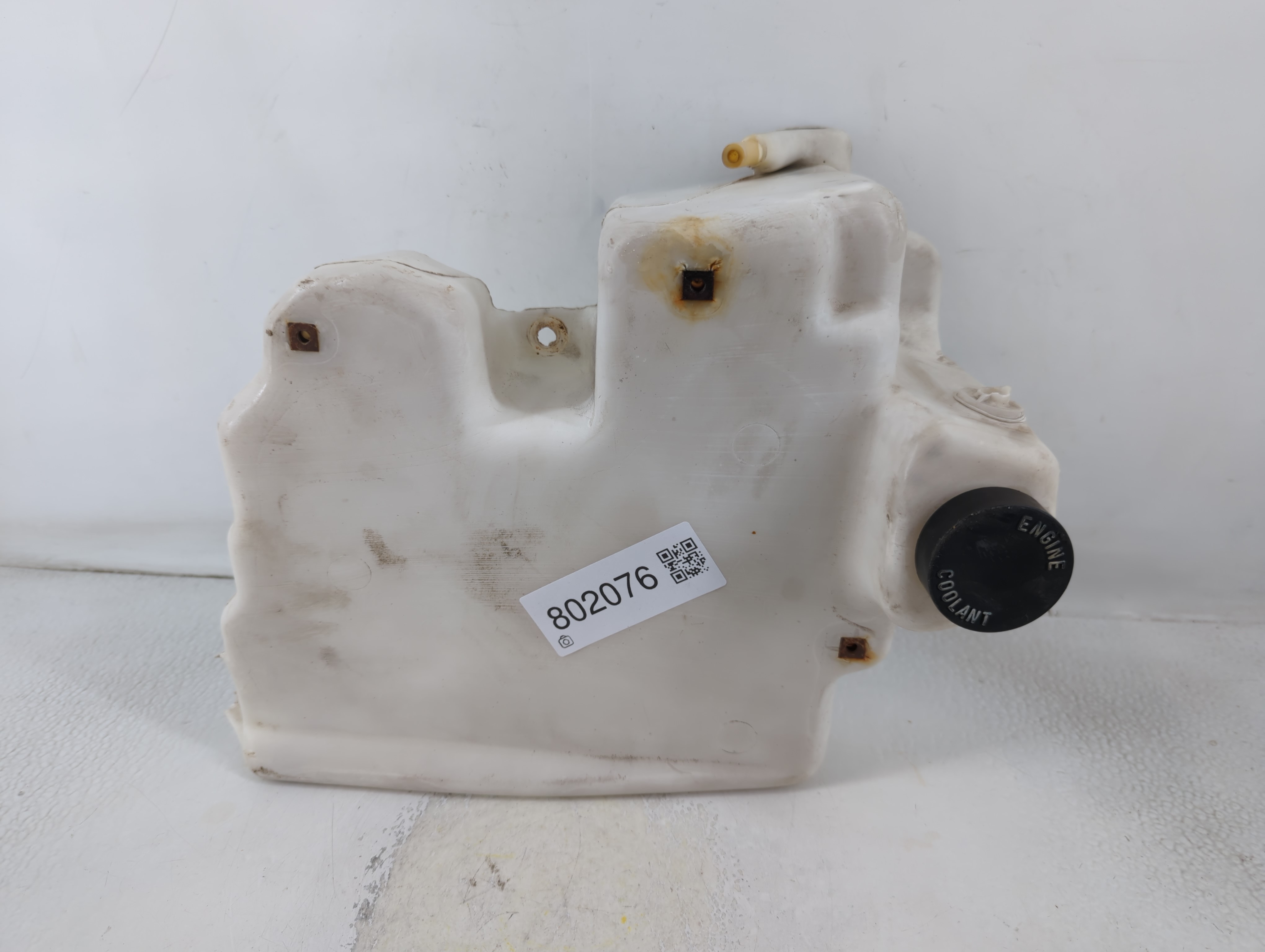 Picture of Chevrolet S10 Blazer Windshield Washer Fluid Reservoir Bottle Oem 802076
