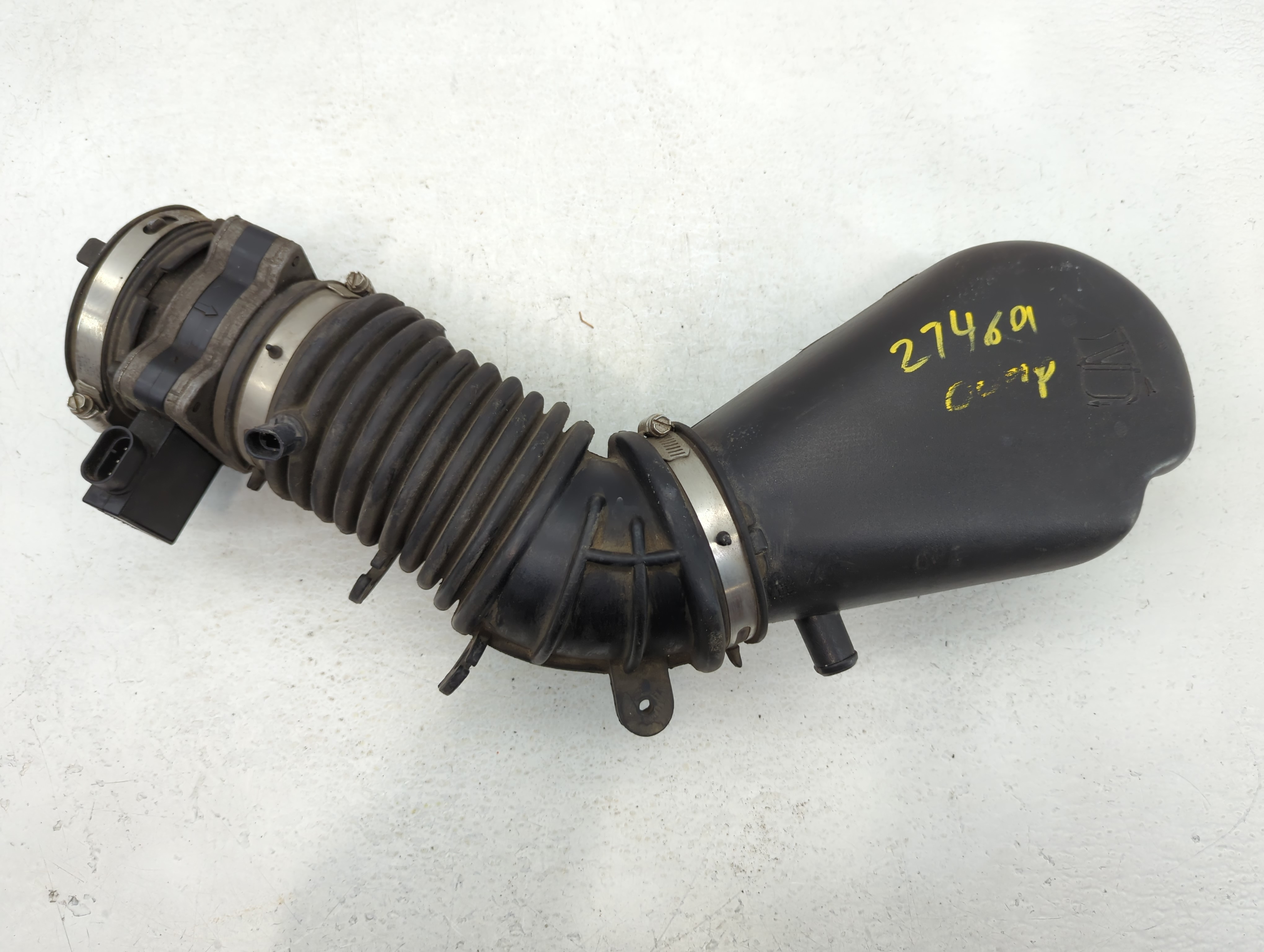 2004 Oldsmobile Bravada Air Cleaner Intake Duct Hose Tube 802078 - Oemusedautoparts1.com