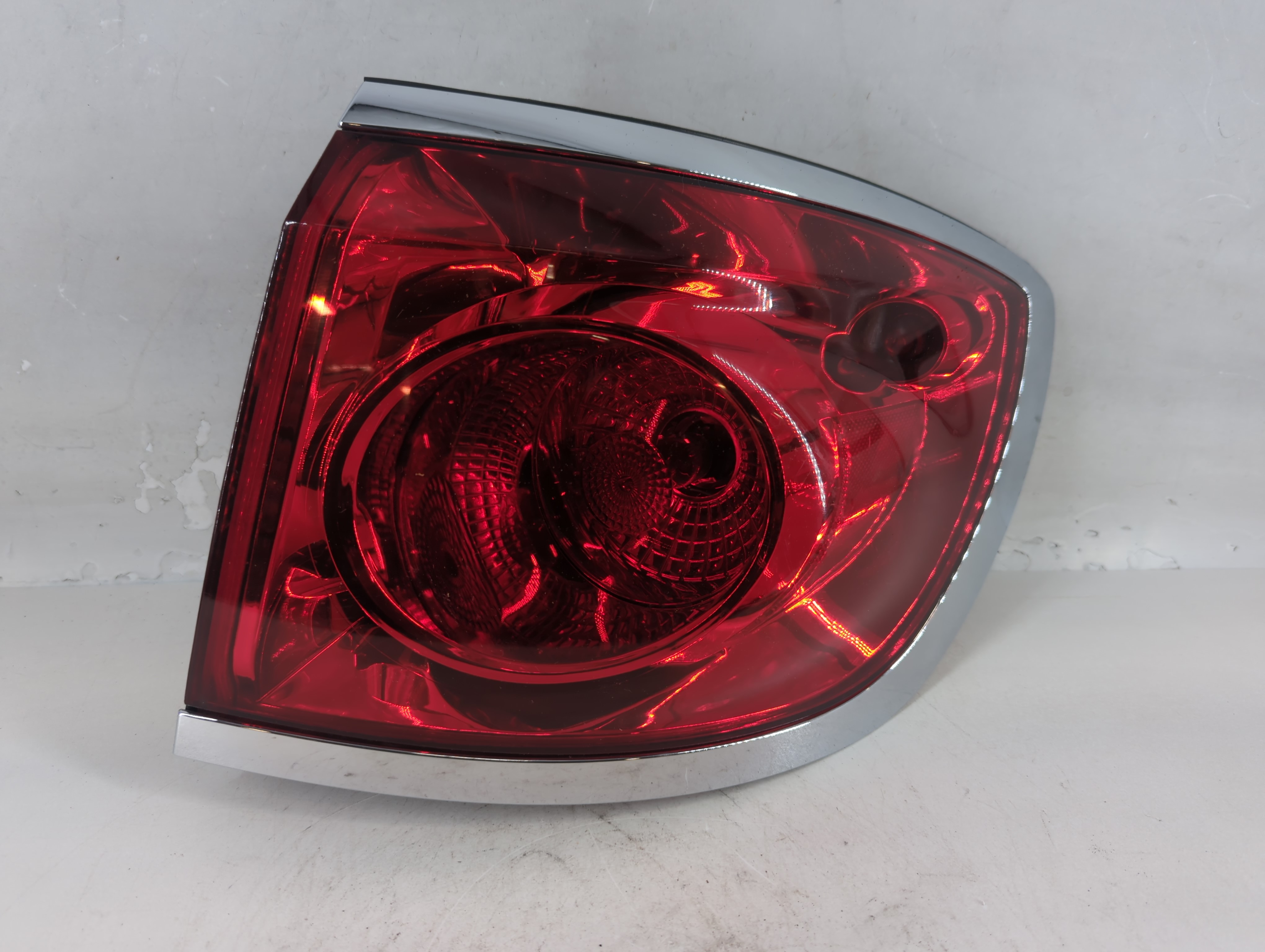 2008-2012 Buick Enclave Passenger Right Side Tail Light Taillight Oem 802114 - Oemusedautoparts1.com