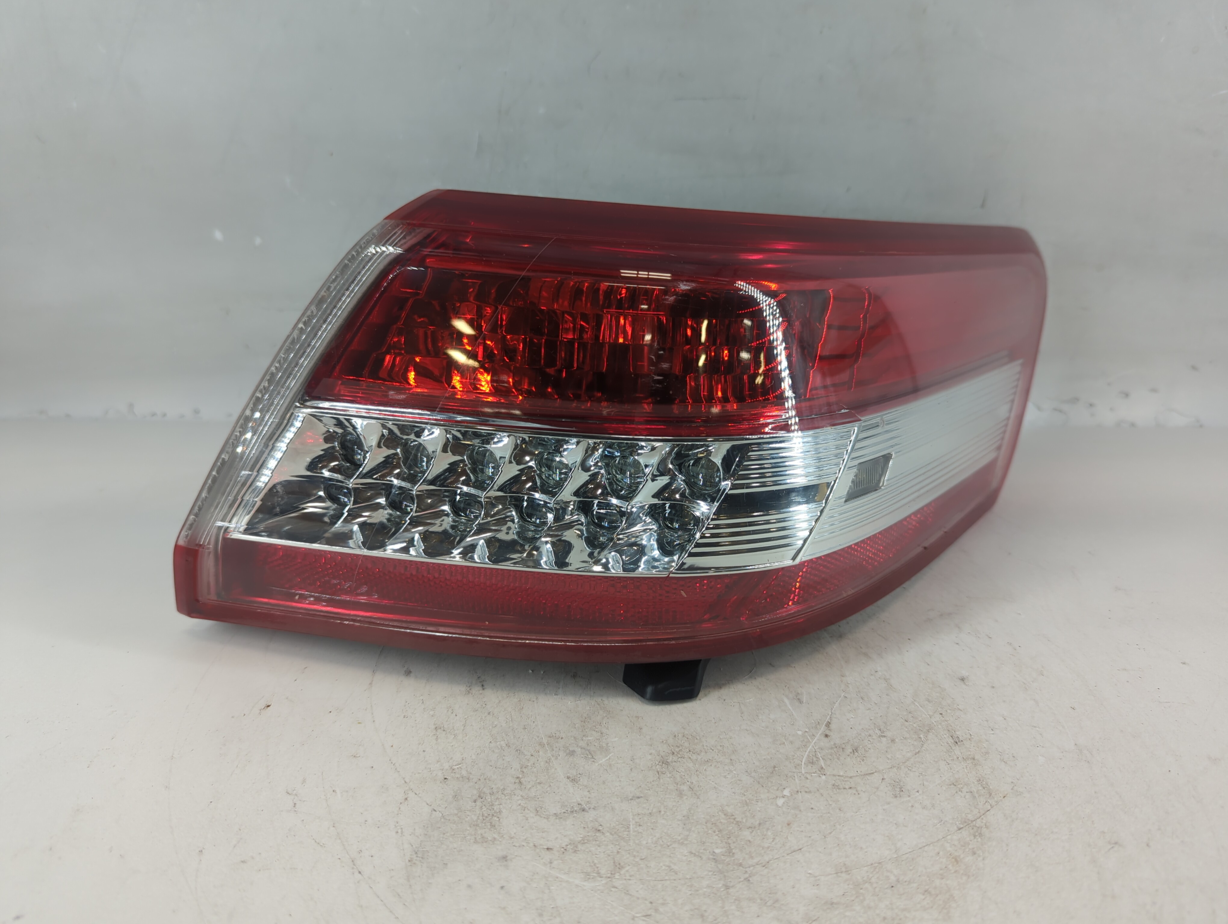2010-2011 Toyota Camry Passenger Right Side Tail Light Taillight Oem 802115 - Oemusedautoparts1.com
