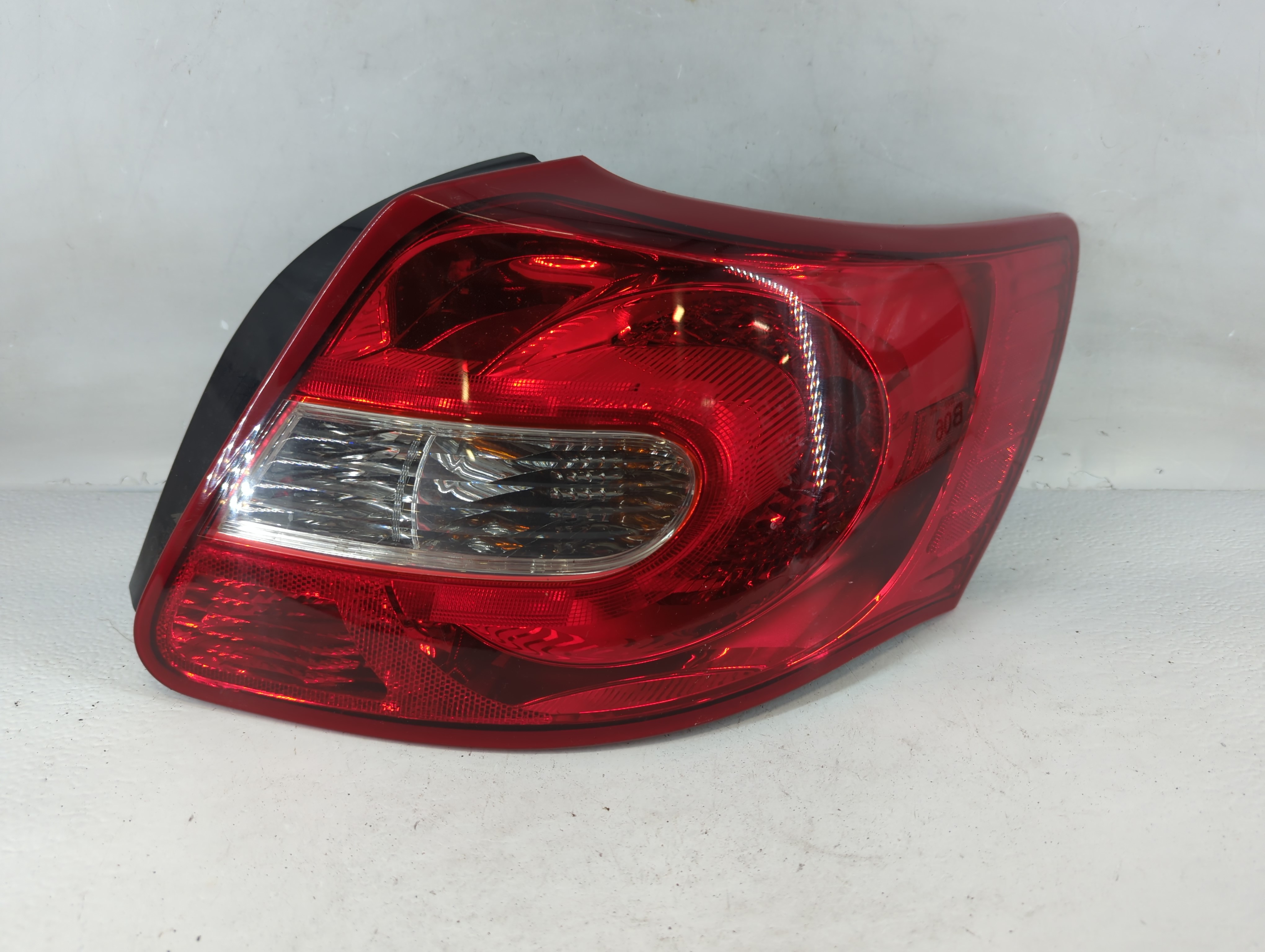 2010-2013 Suzuki Kizashi Passenger Right Side Tail Light Taillight Oem 802119 - Oemusedautoparts1.com