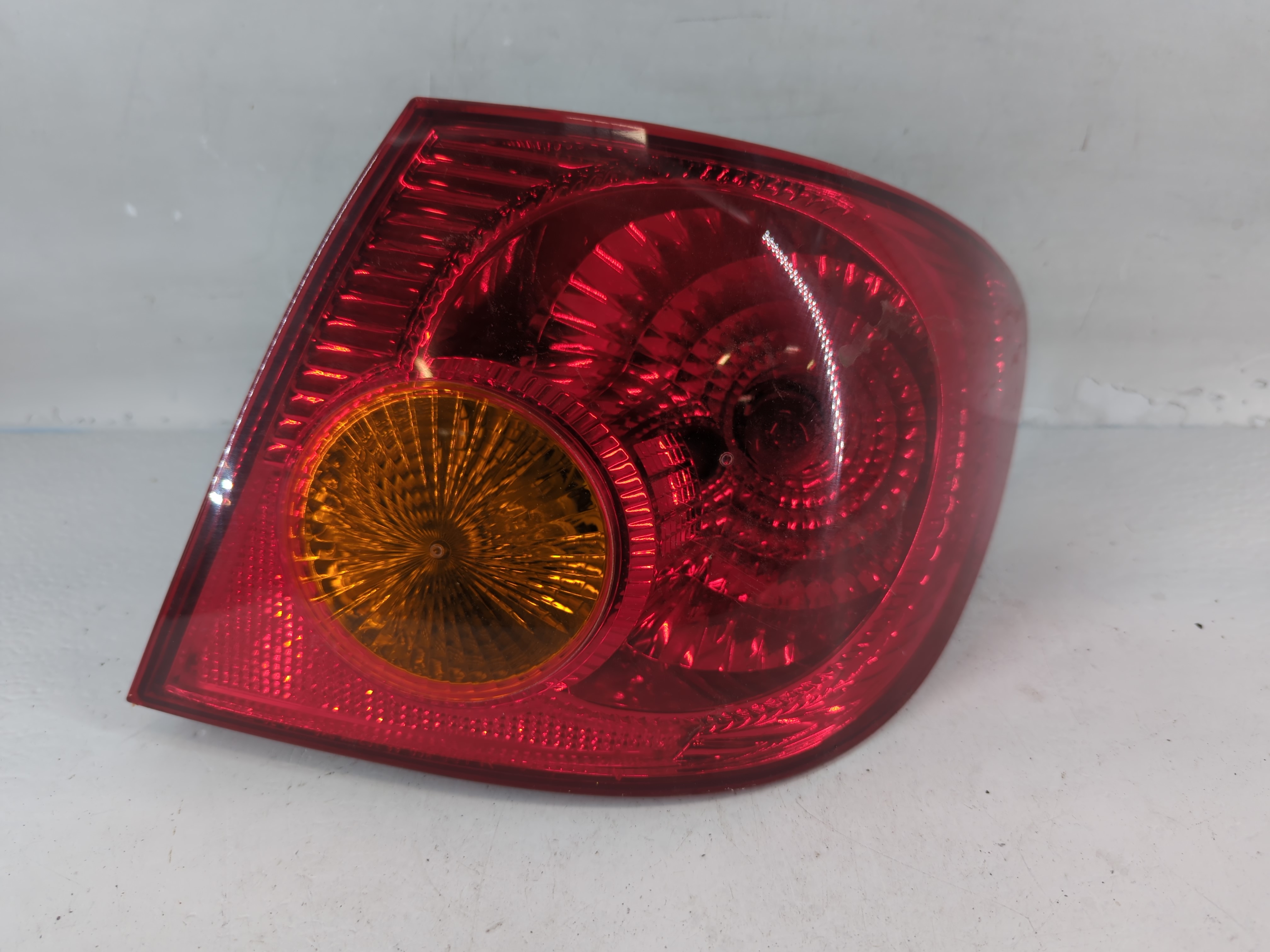 2003-2004 Toyota Corolla Passenger Right Side Tail Light Taillight Oem 802139 - Oemusedautoparts1.com