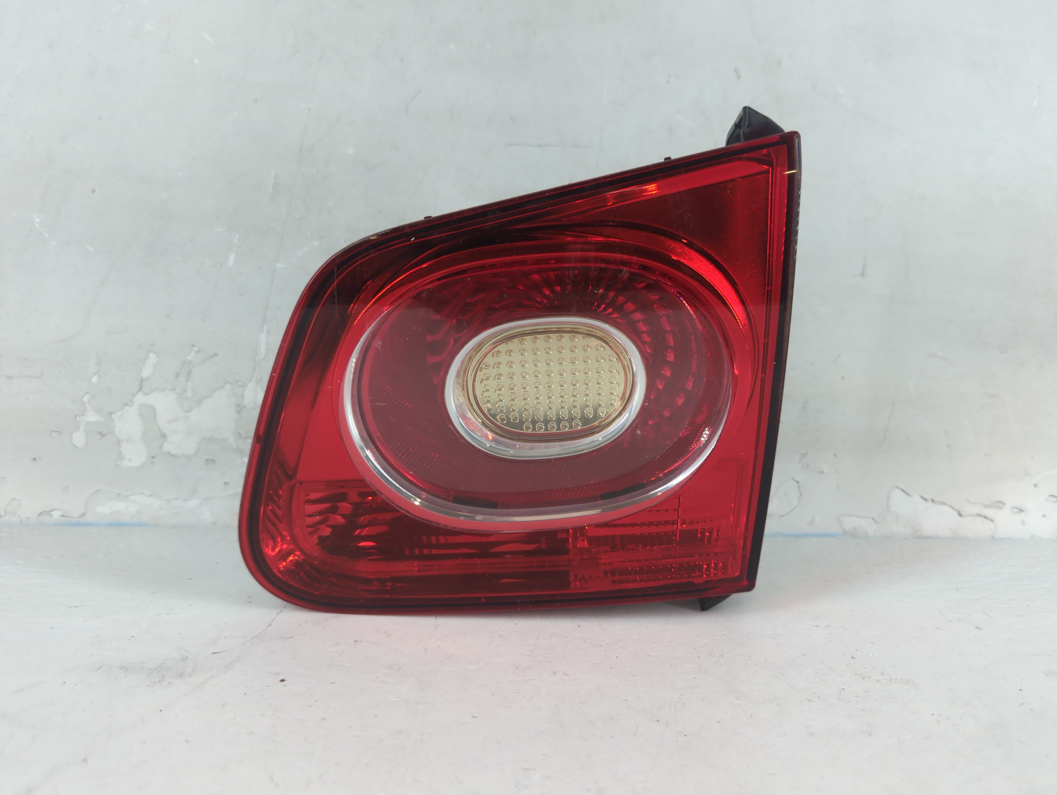 2009-2011 Volkswagen Tiguan Passenger Right Side Tail Light Taillight Oem 802146 - Oemusedautoparts1.com