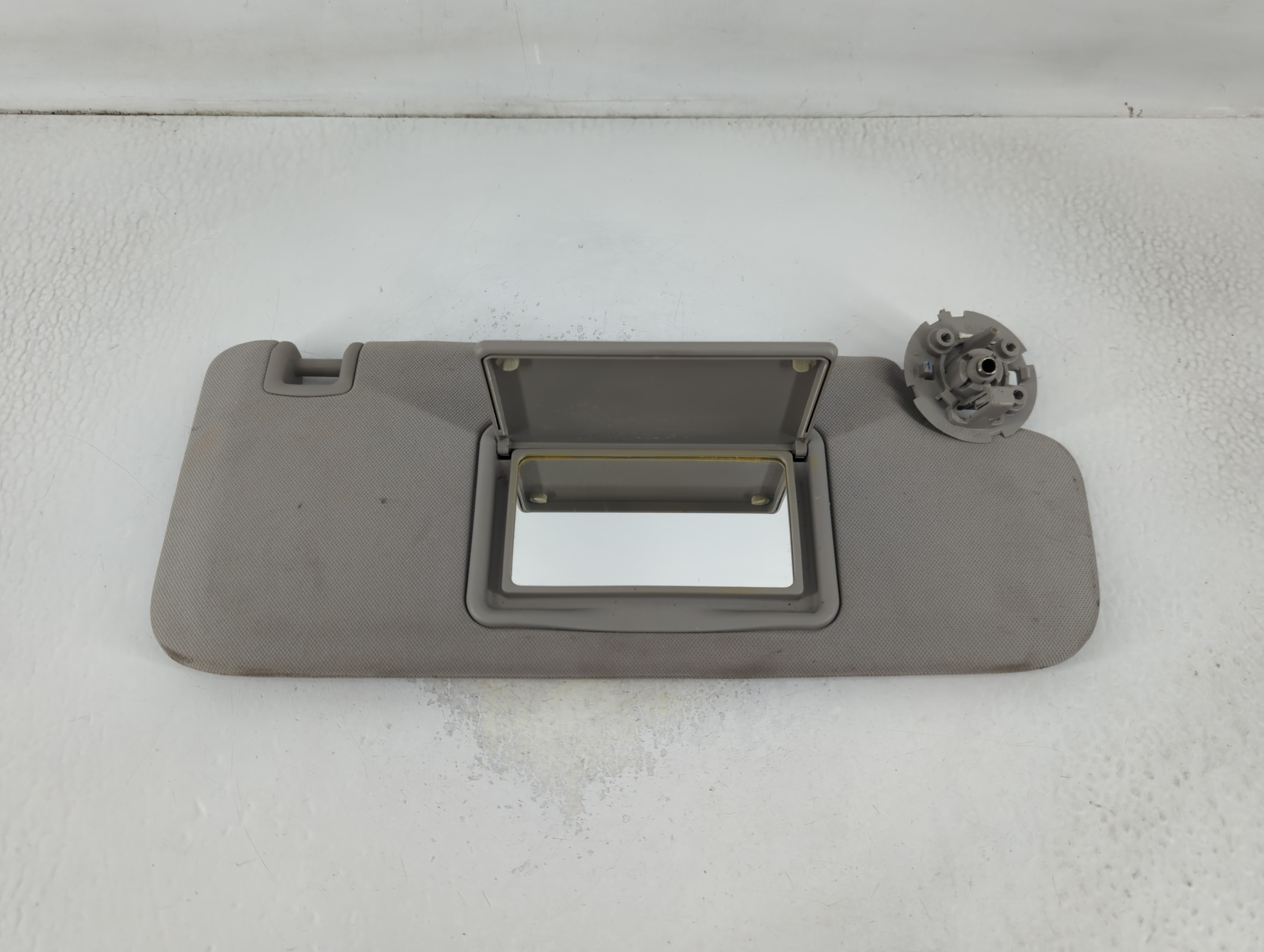 2010-2017 Chevrolet Equinox Passenger Sun Visor Mirror Right Sunvisor 802148 - Oemusedautoparts1.com
