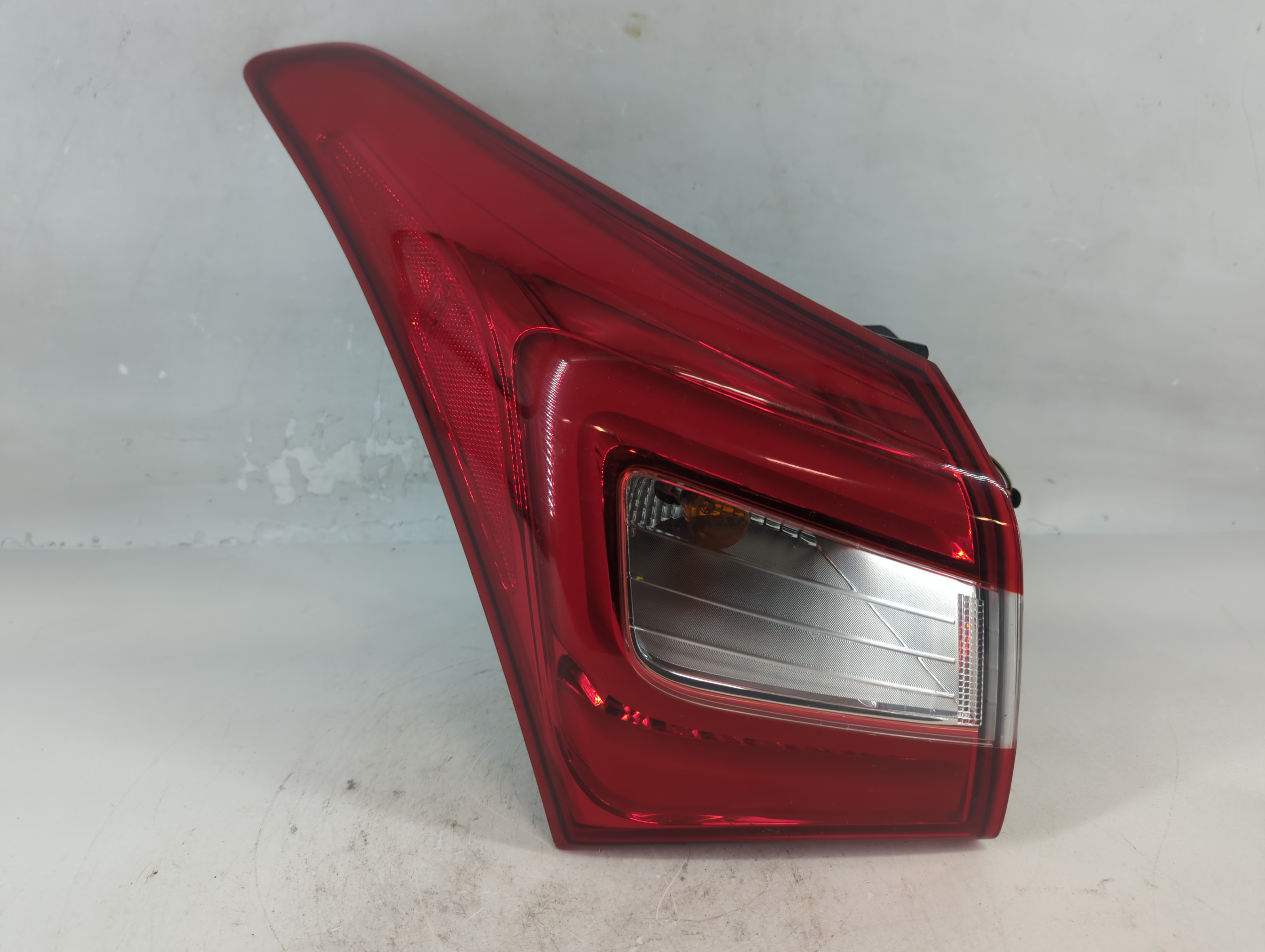 Hyundai Elantra Driver Left Side Tail Light Taillight Oem 802194 - Oemusedautoparts1.com